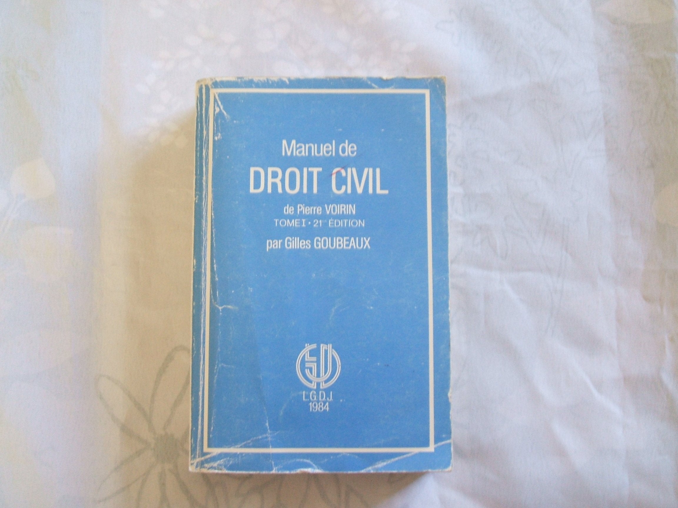 Manuel de droit civil : capacité 1re année book
