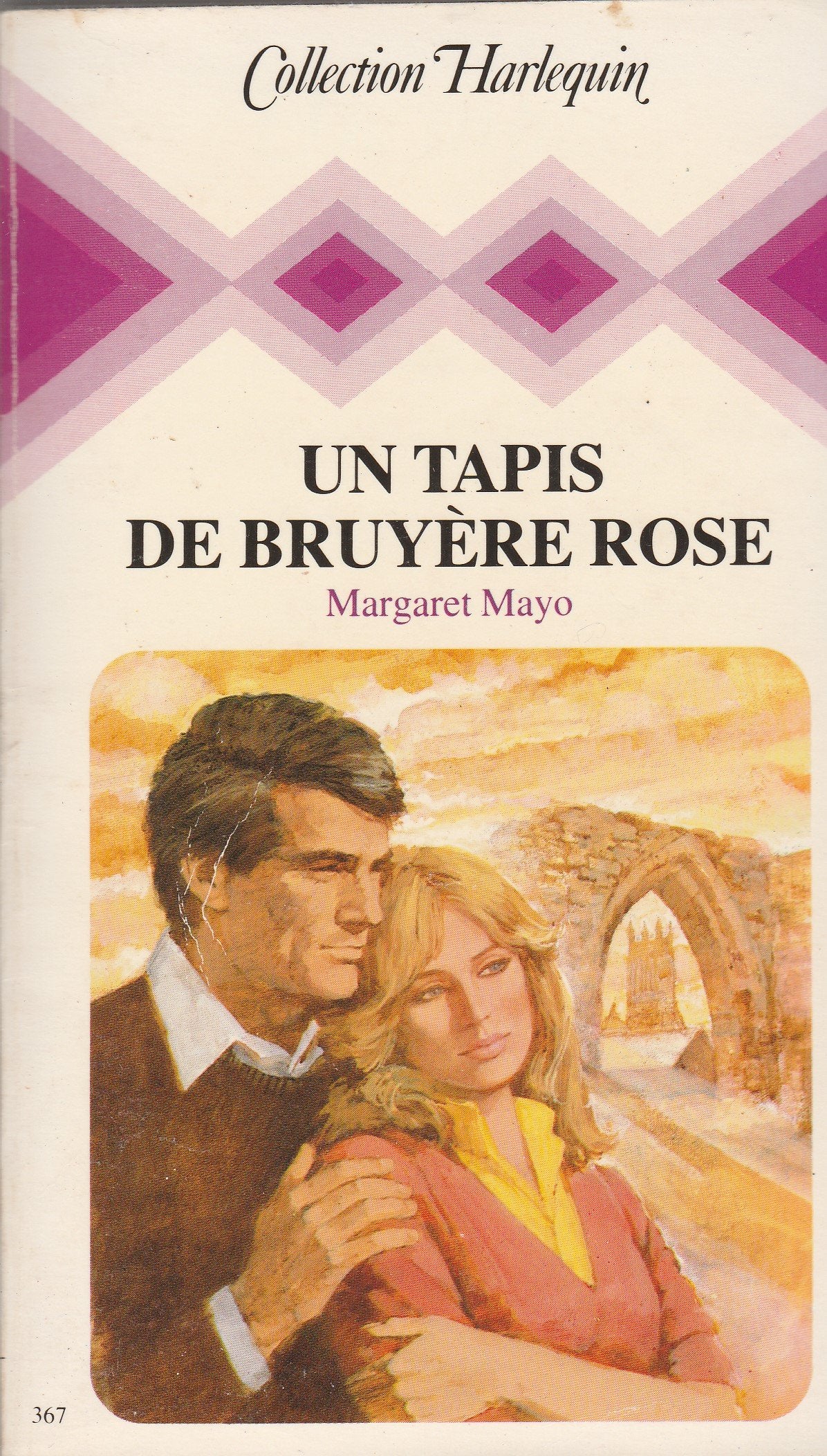 UN TAPIS DE BRUYERE ROSE/ COLLECTION HARLEQUIN N° 367 Books