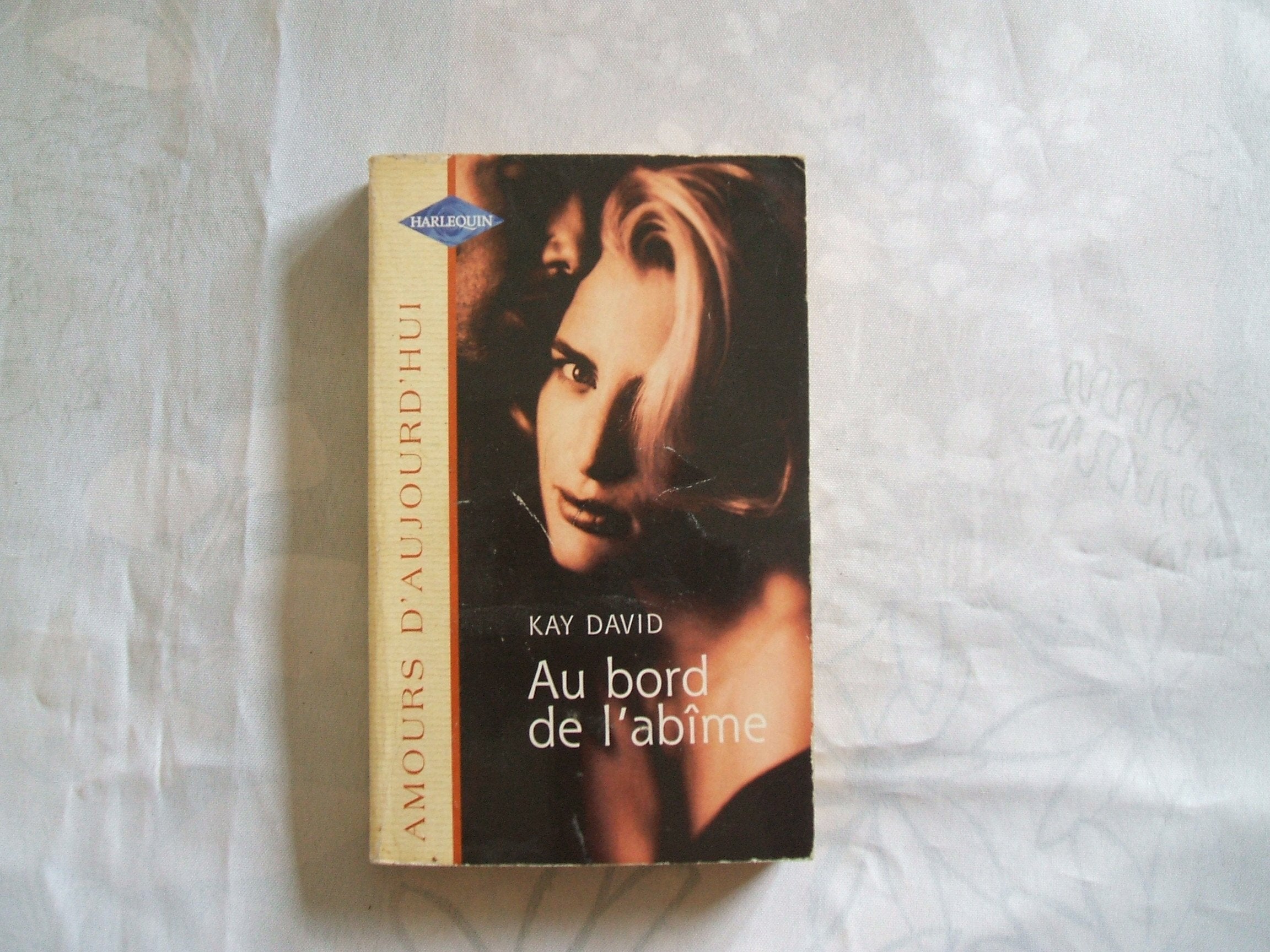 Amours d'aujourd'hui, 767 : Au bord de l'abime book