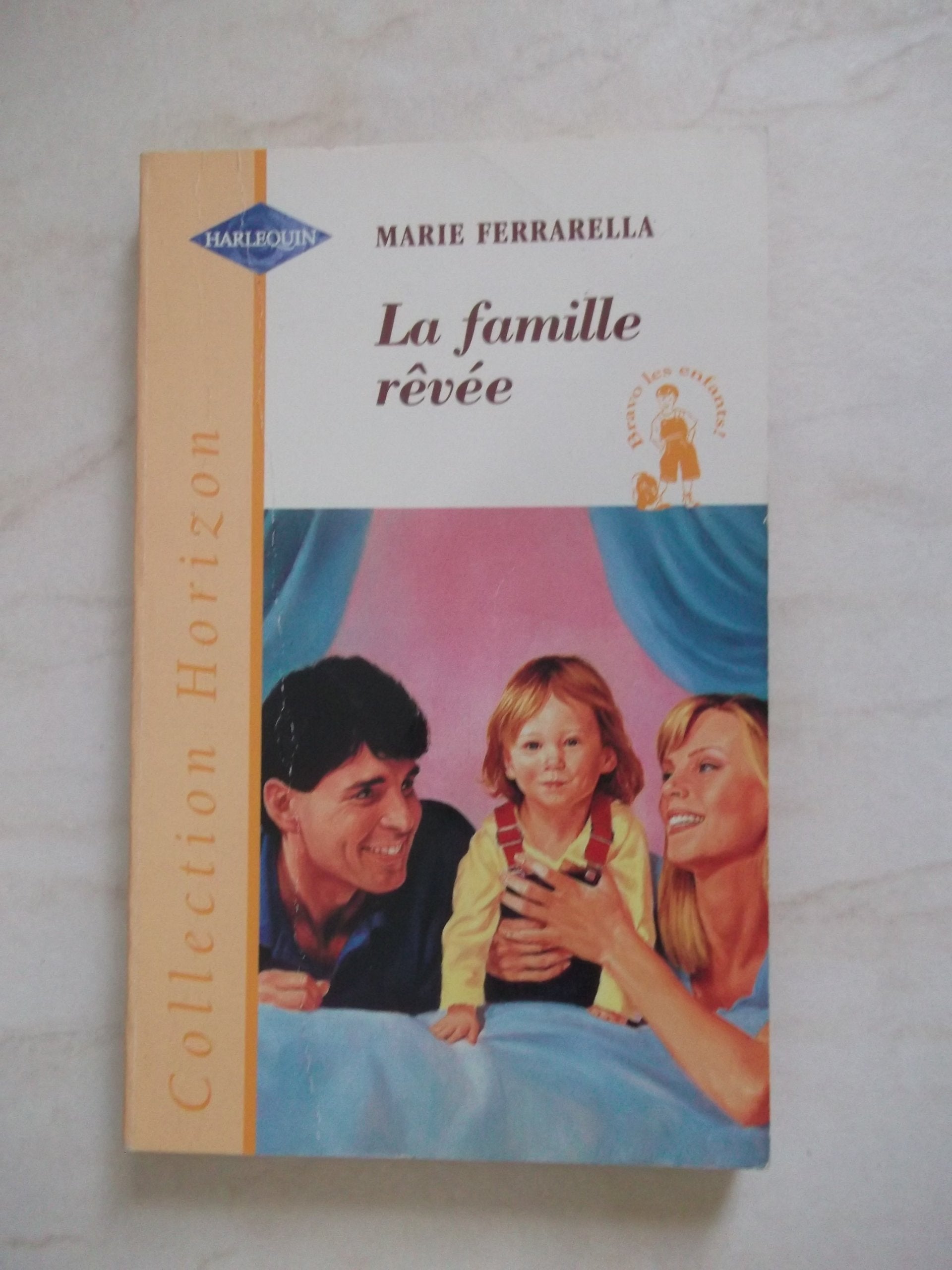 LA FAMILLE REVEE book