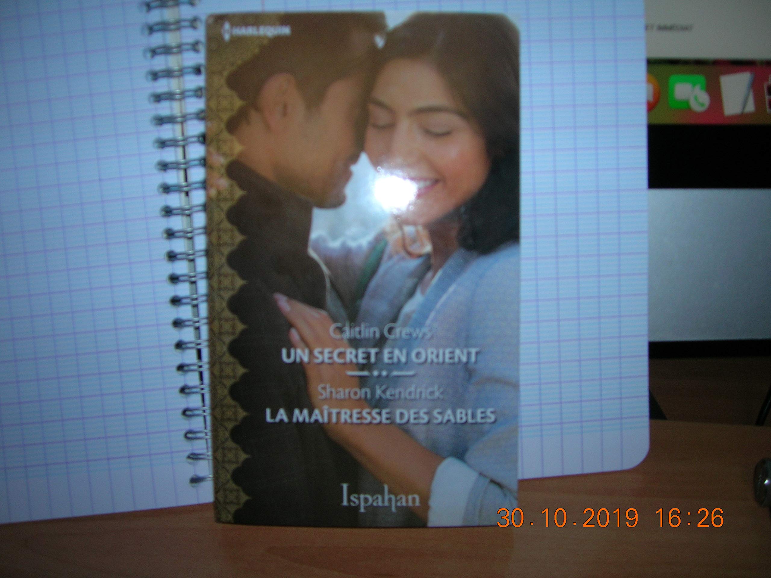 UN SECRET EN ORIENT & LA MAÎTRESSE DES SABLES book