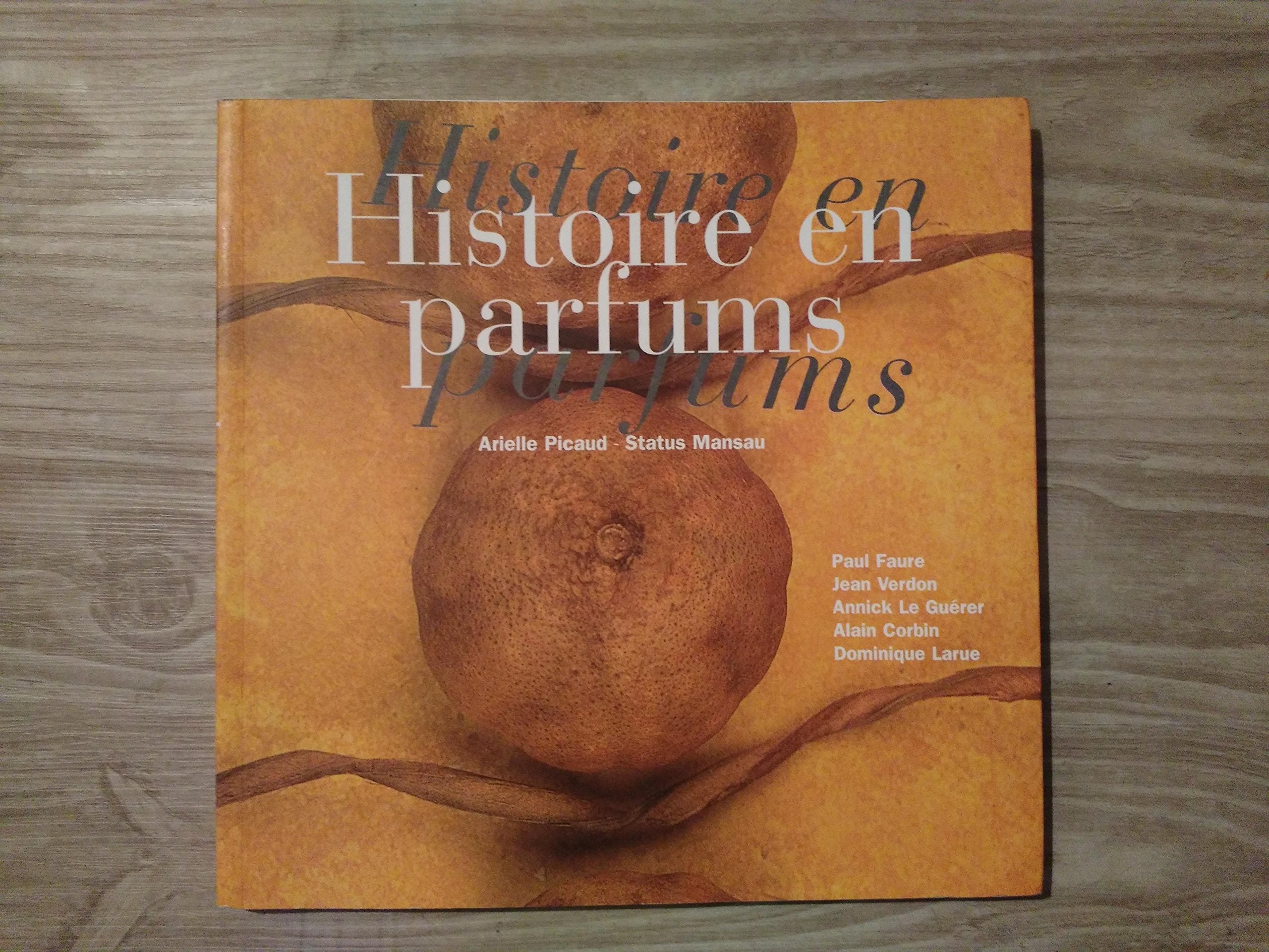 HISTOIRE en PARFUMS Books