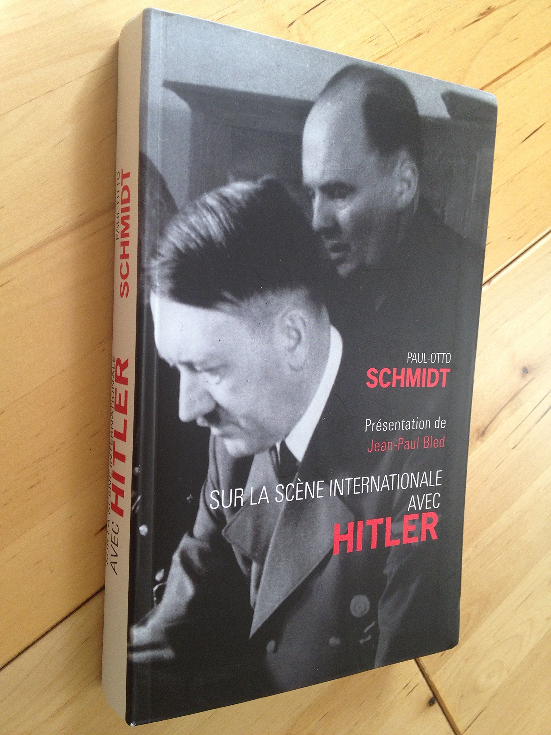 Sur la scène internationale avec Hitler Books