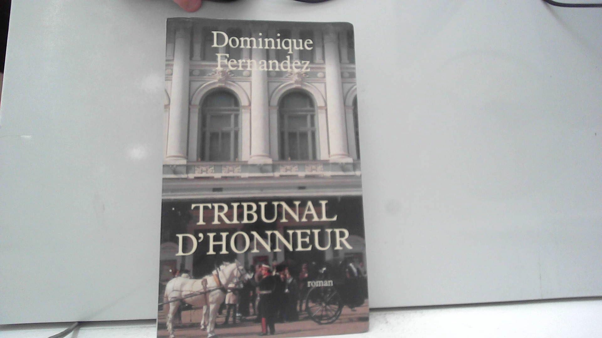 Tribunal d honneur. book