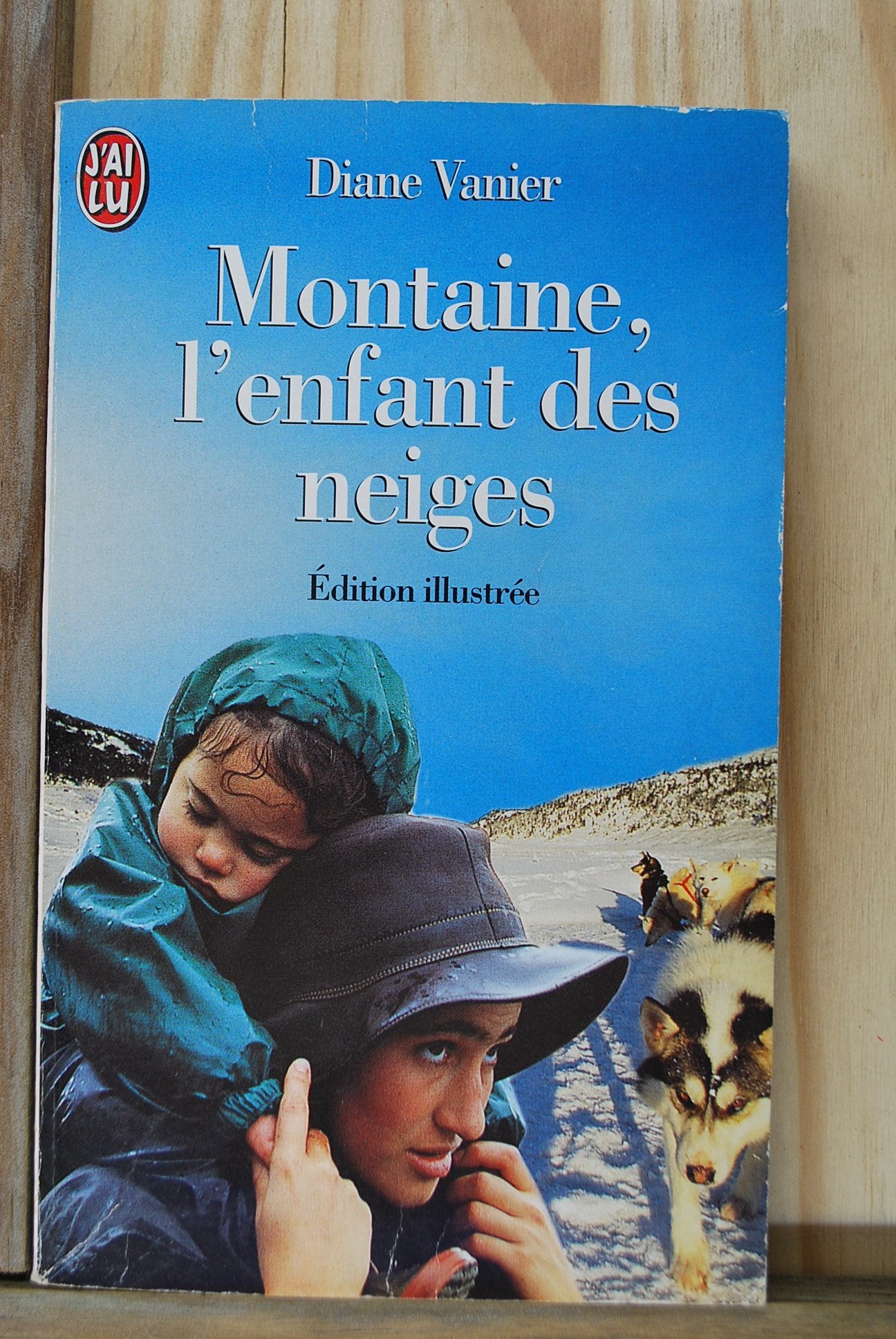 Montaine, l'enfant des neiges: - EDITION ILLUSTREE Books