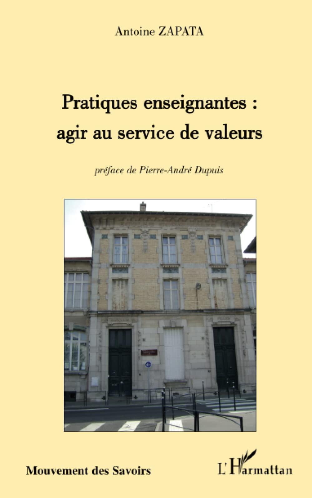 Pratiques enseignantes : agir au service de valeurs book