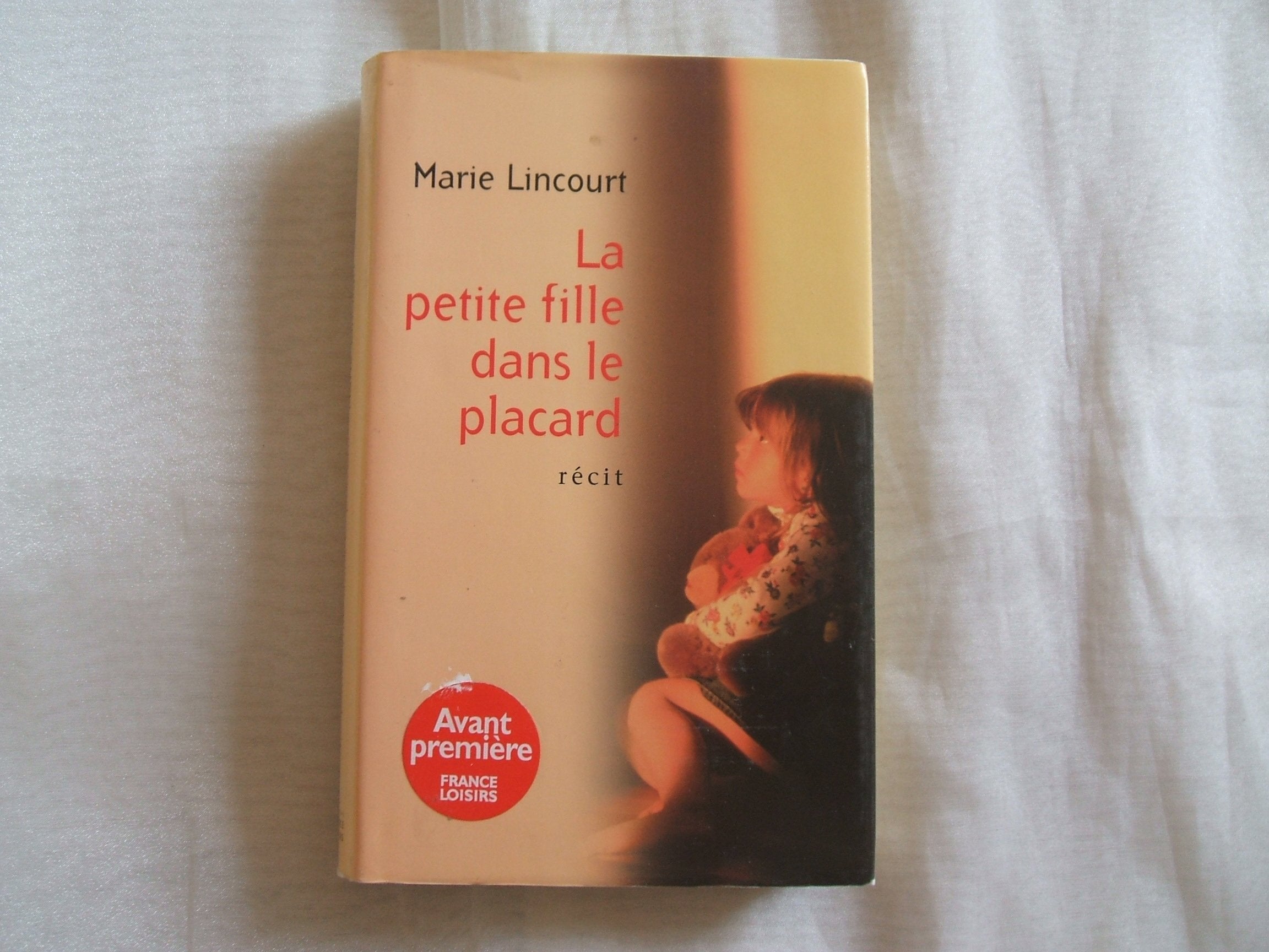 La petite fille dans le placard Books