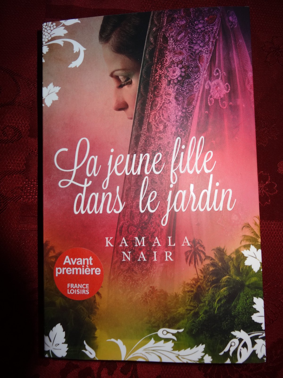 La jeune fille dans le jardin Books