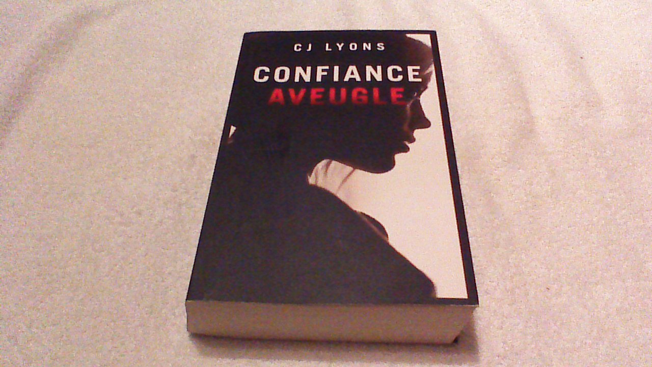CONFIANCE AVEUGLE book