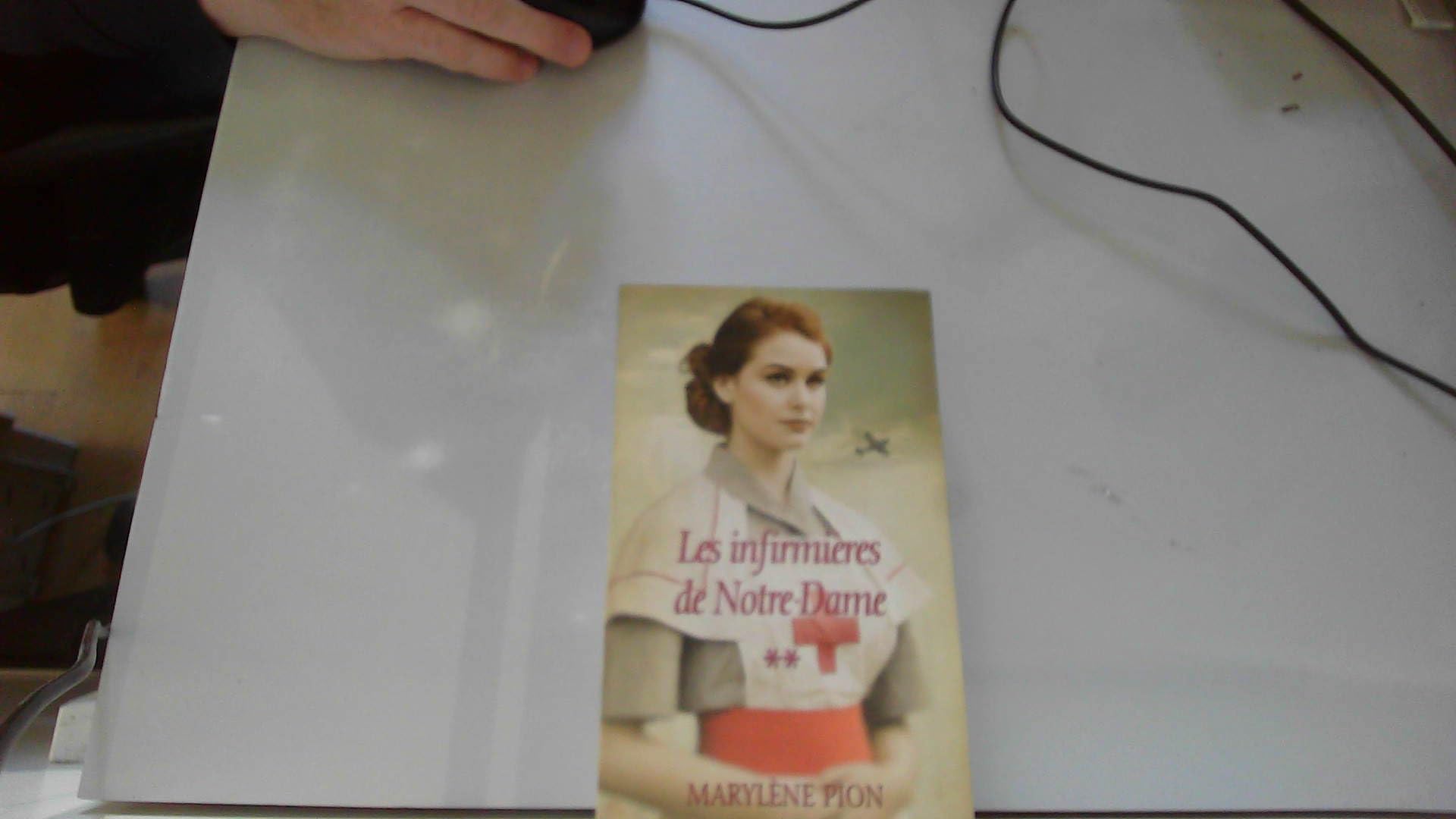 Les infirmières de Notre-Dame, tomes 3 & 4. Évelina / Sur le front Books