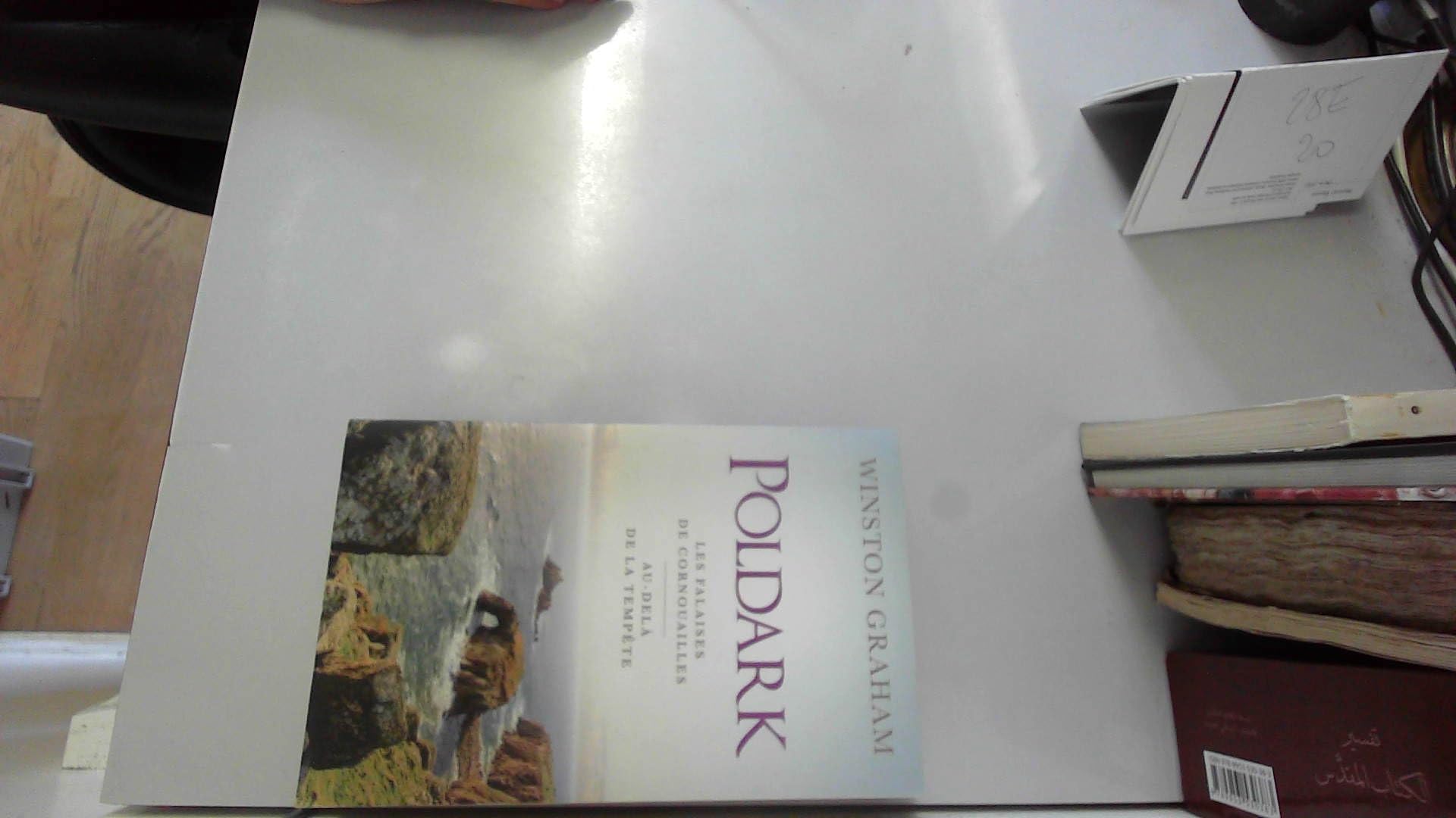 Poldark, tomes 1 & 2. Les falaises de Cornouailles / Au-delà de la tempête Books