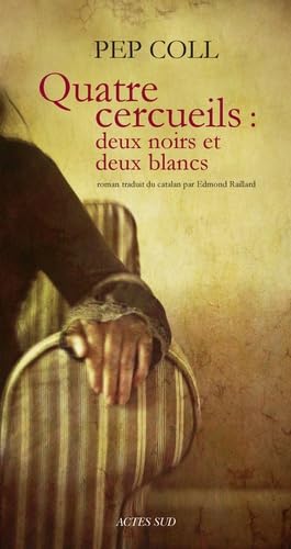 Quatre cercueils : deux noirs et deux blancs book