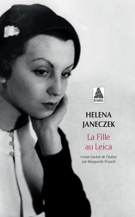 La Fille au Leica book