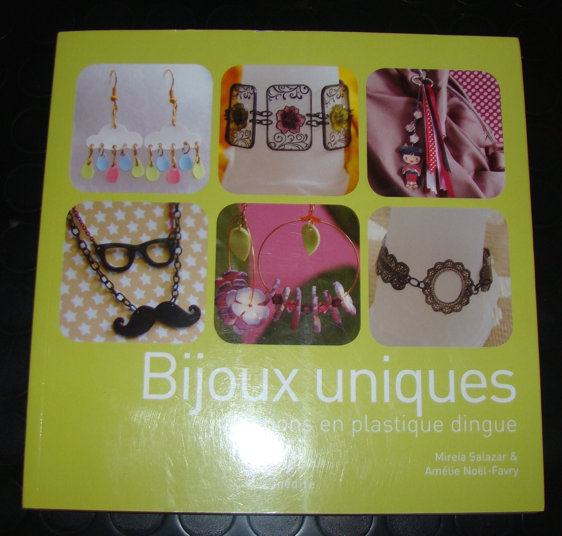 Bijoux uniques: Créations en plastique dingue book