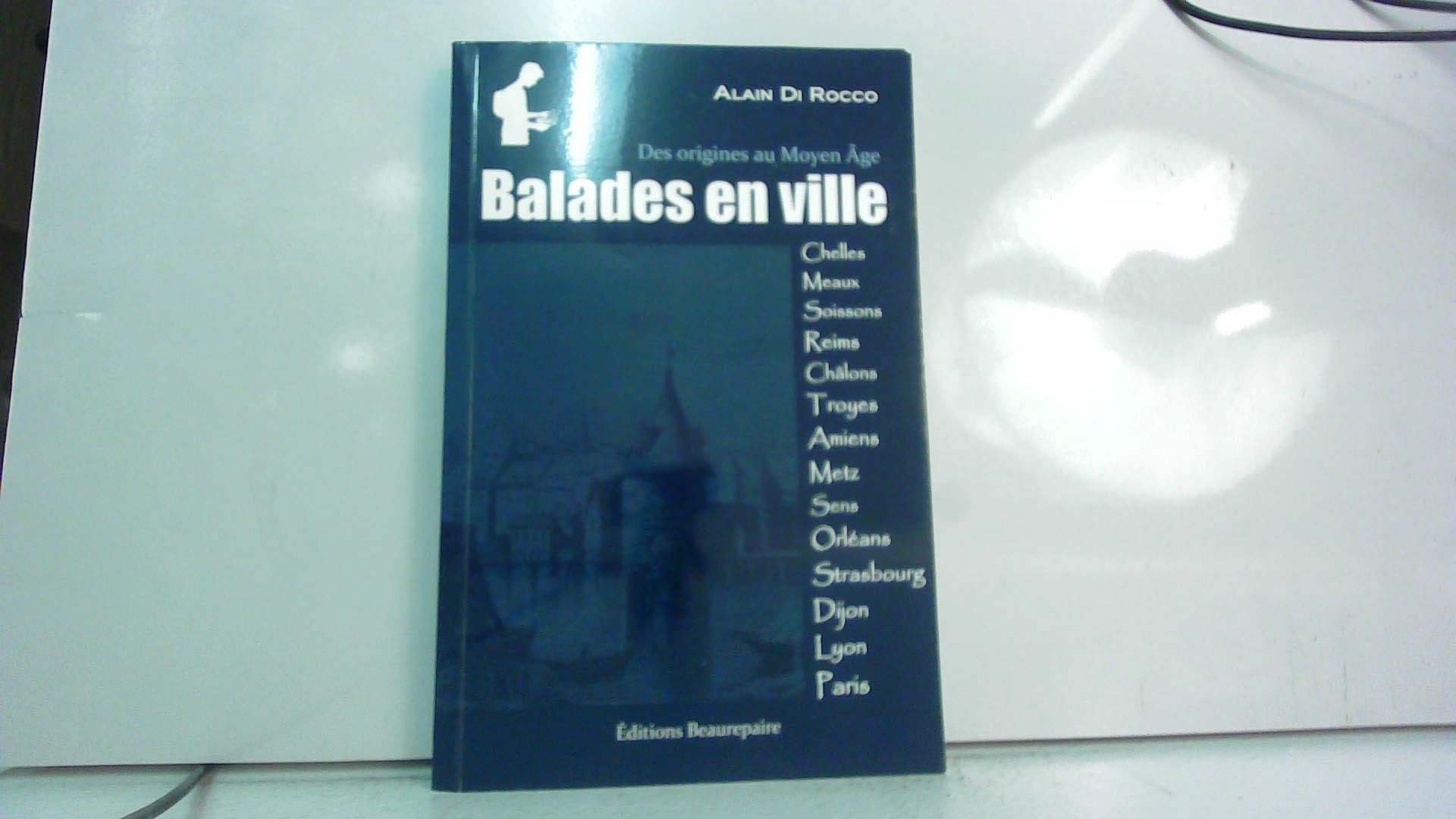 Balades en ville: Des origines au Moyen Age book