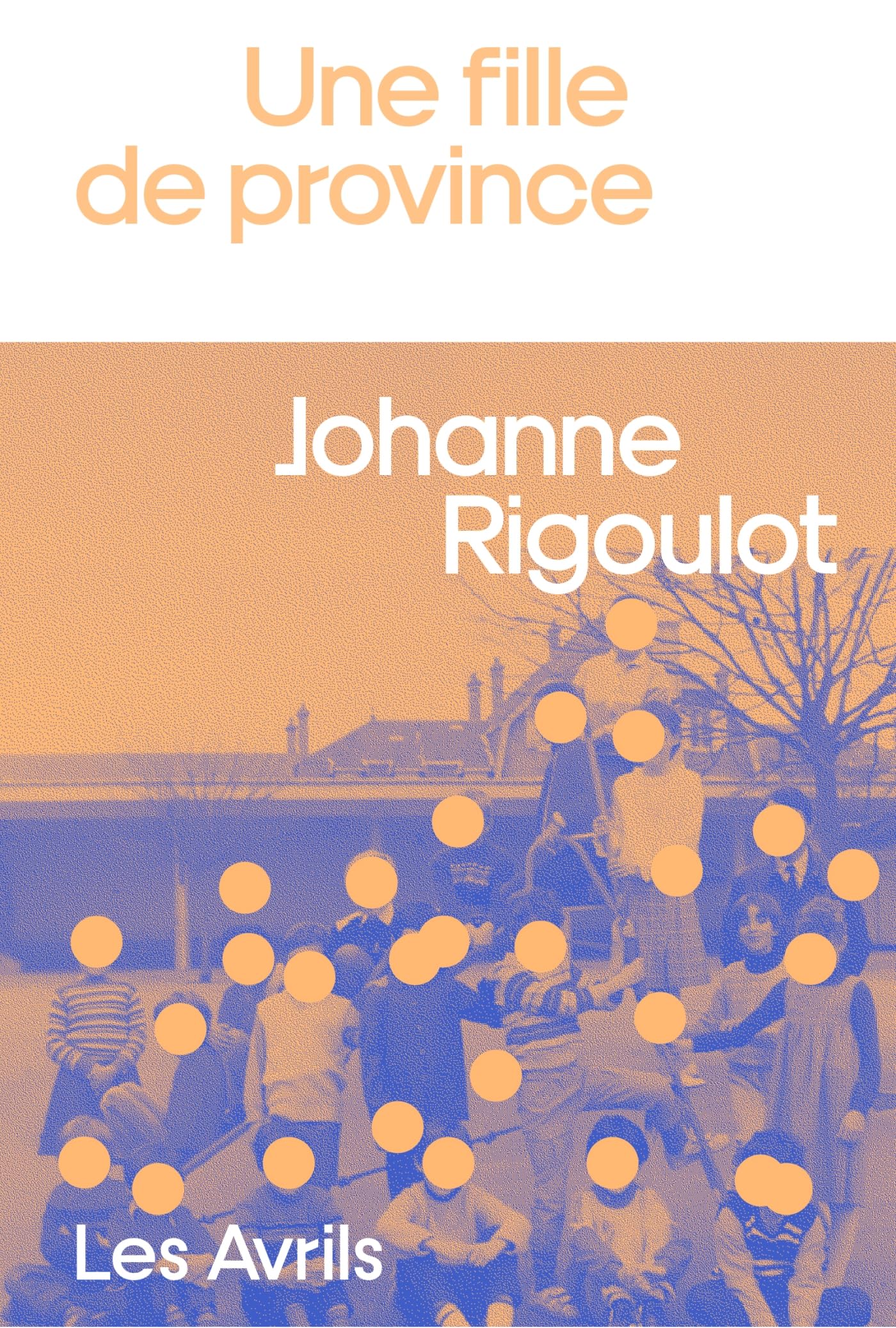 Une Fille De Province book