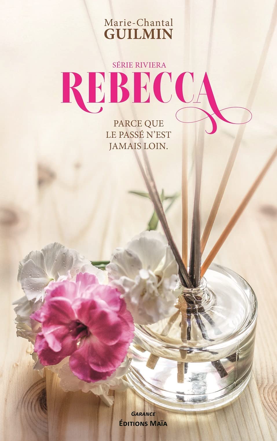 Parce que le passé n'est jamais loin book