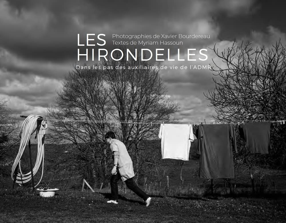 Les Hirondelles: Dans les pas des auxiliaires de vie de l'ADMR book