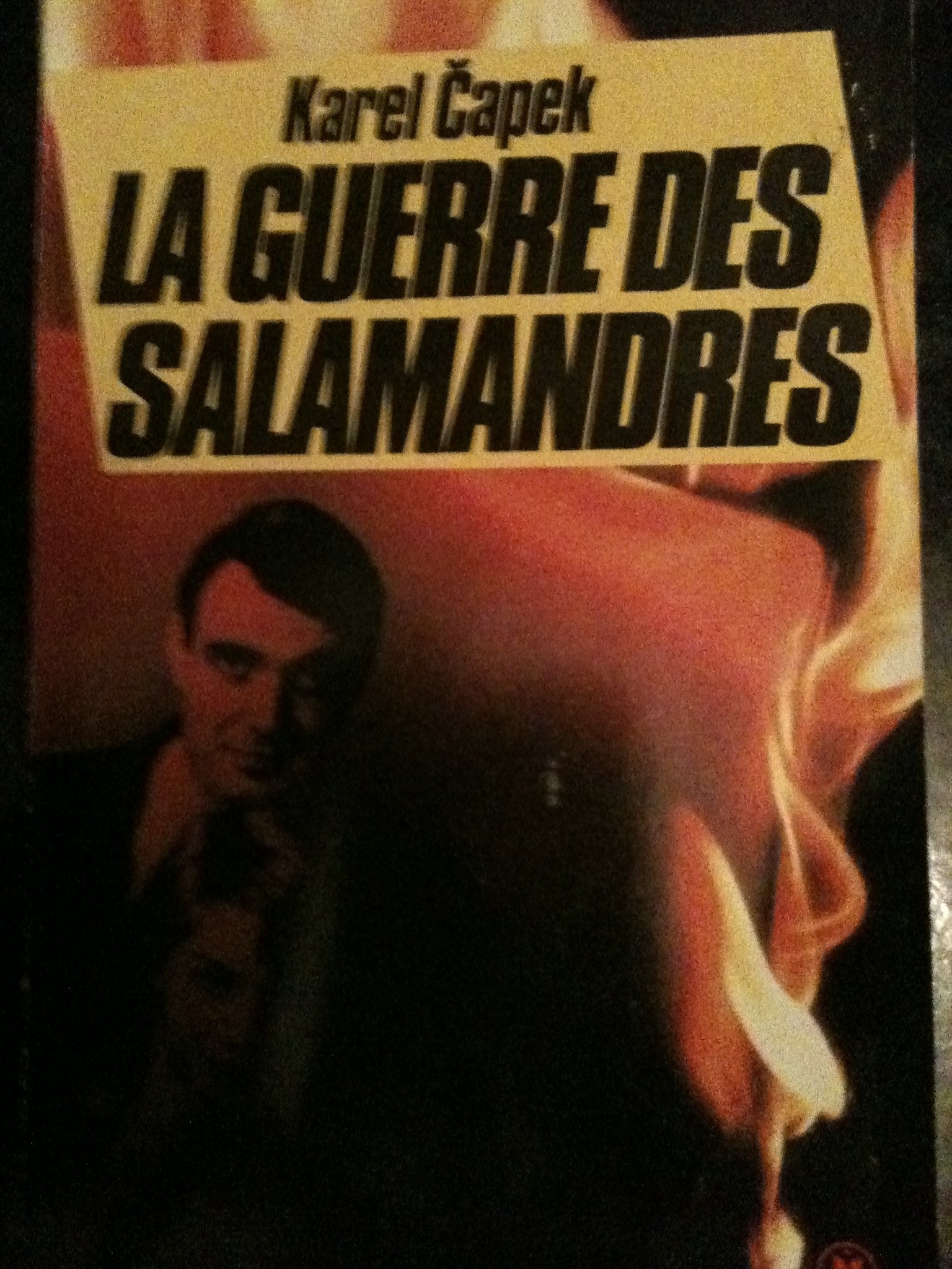 La guerre des salamandres Books