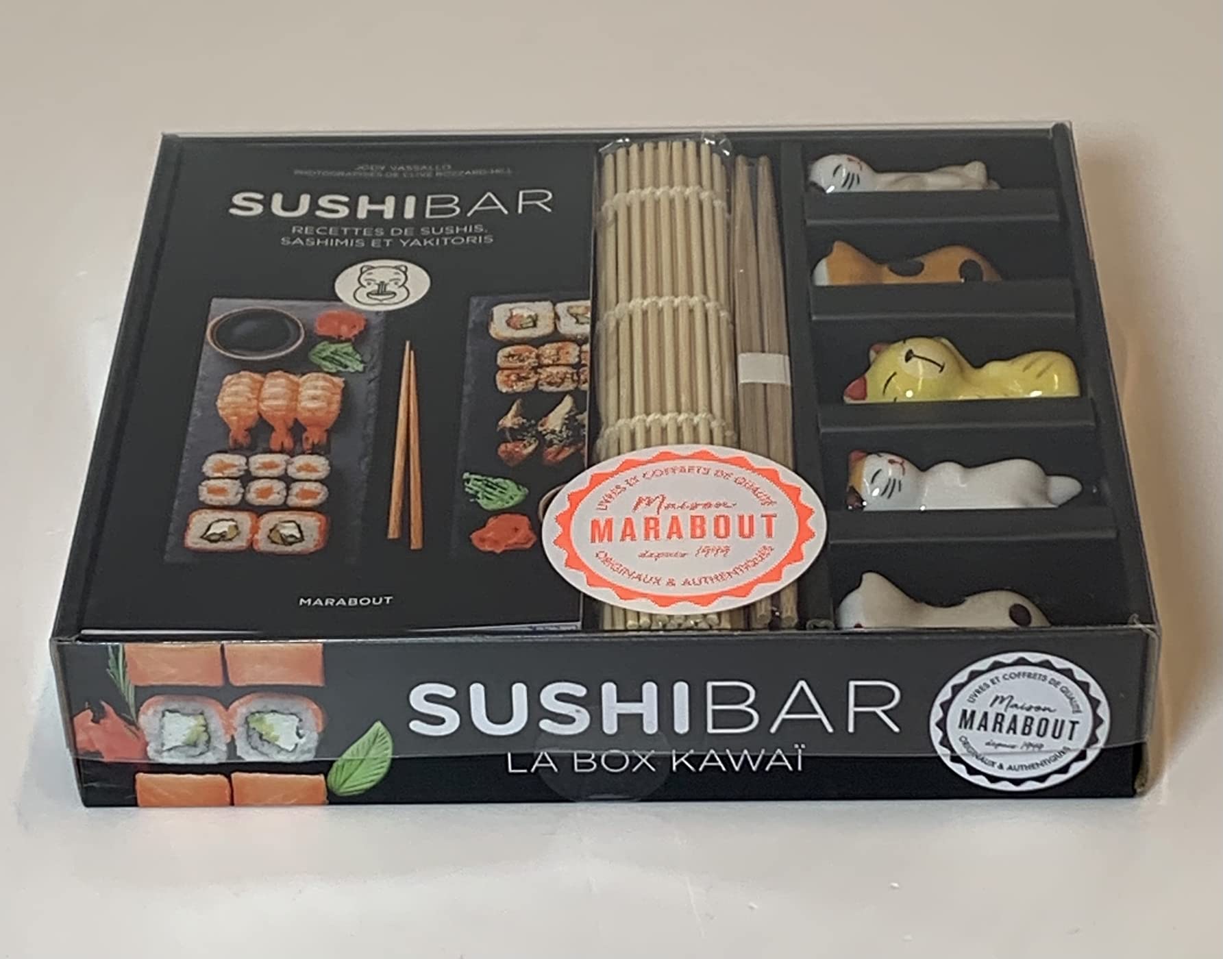Coffret - Coffret Sushi Bar - NED: Avec 5 paires de baguettes, 5 porte-baguettes en porcelaine, 1 natte en bambou pour makis et 1 livre de recettes Leisure, Home & Garden