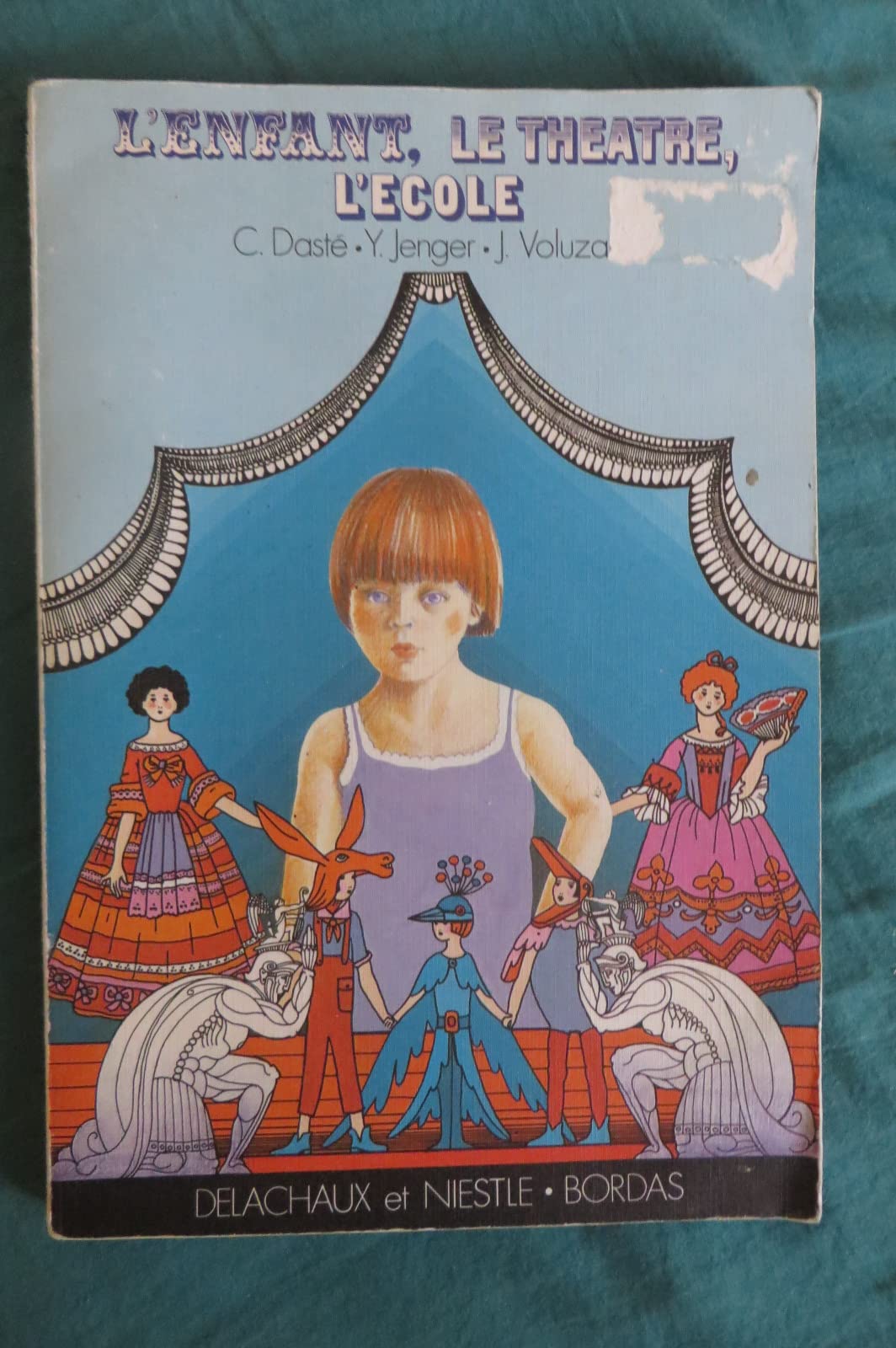 L'enfant, le théâtre, l'école book