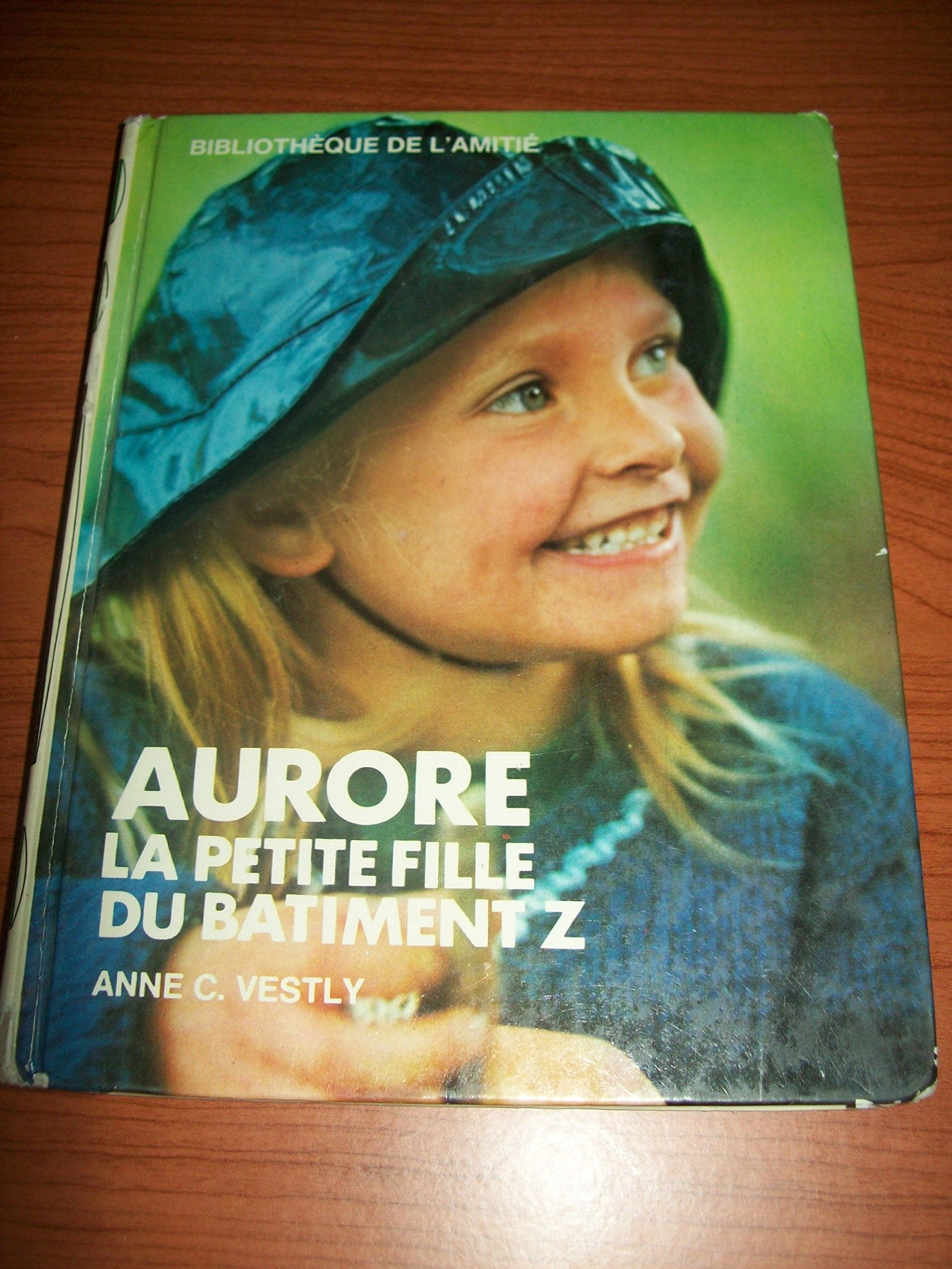 Aurore la petite fille du bâtiment Z Books