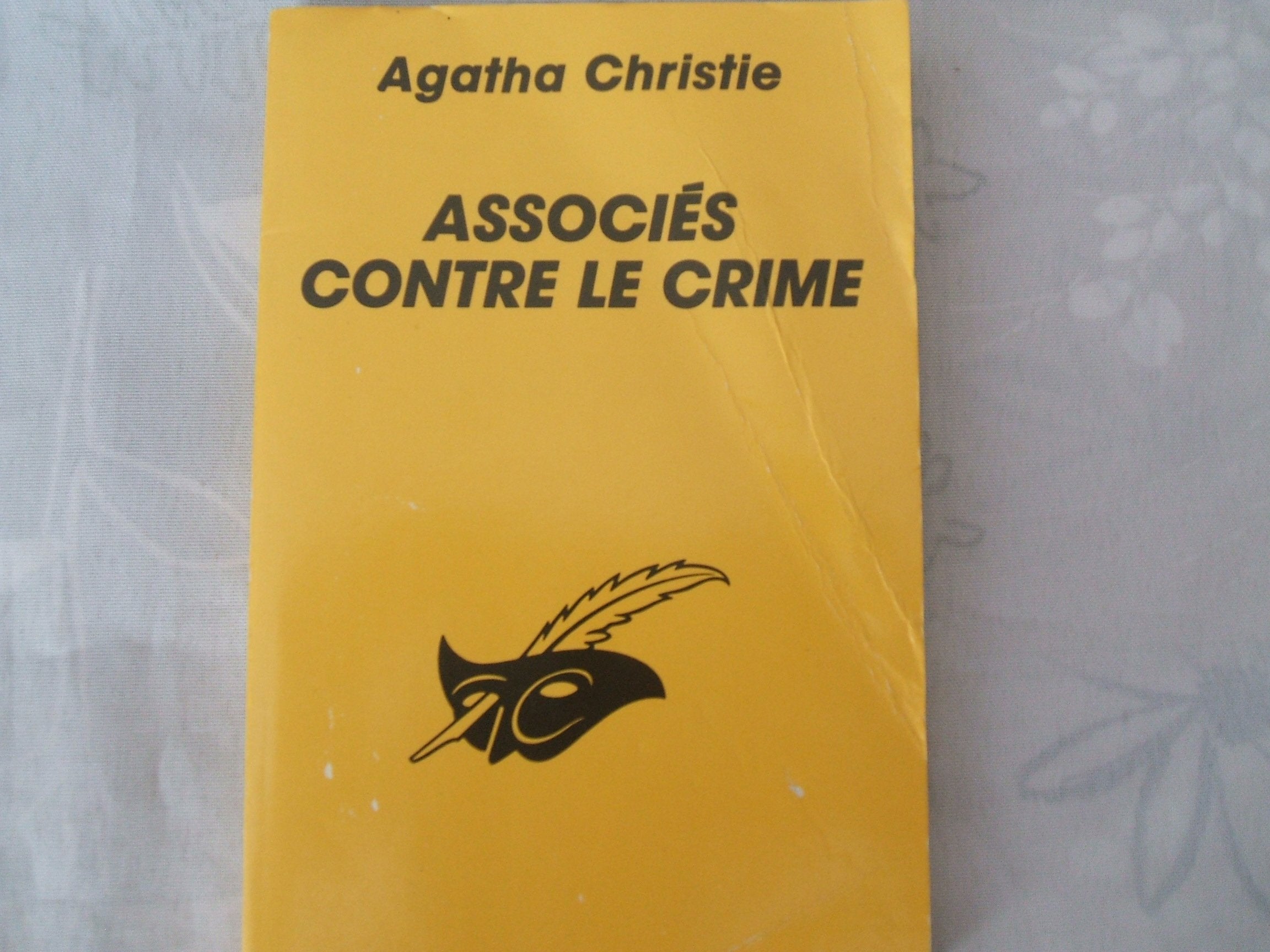 ASSOCIES CONTRE LE CRIME book