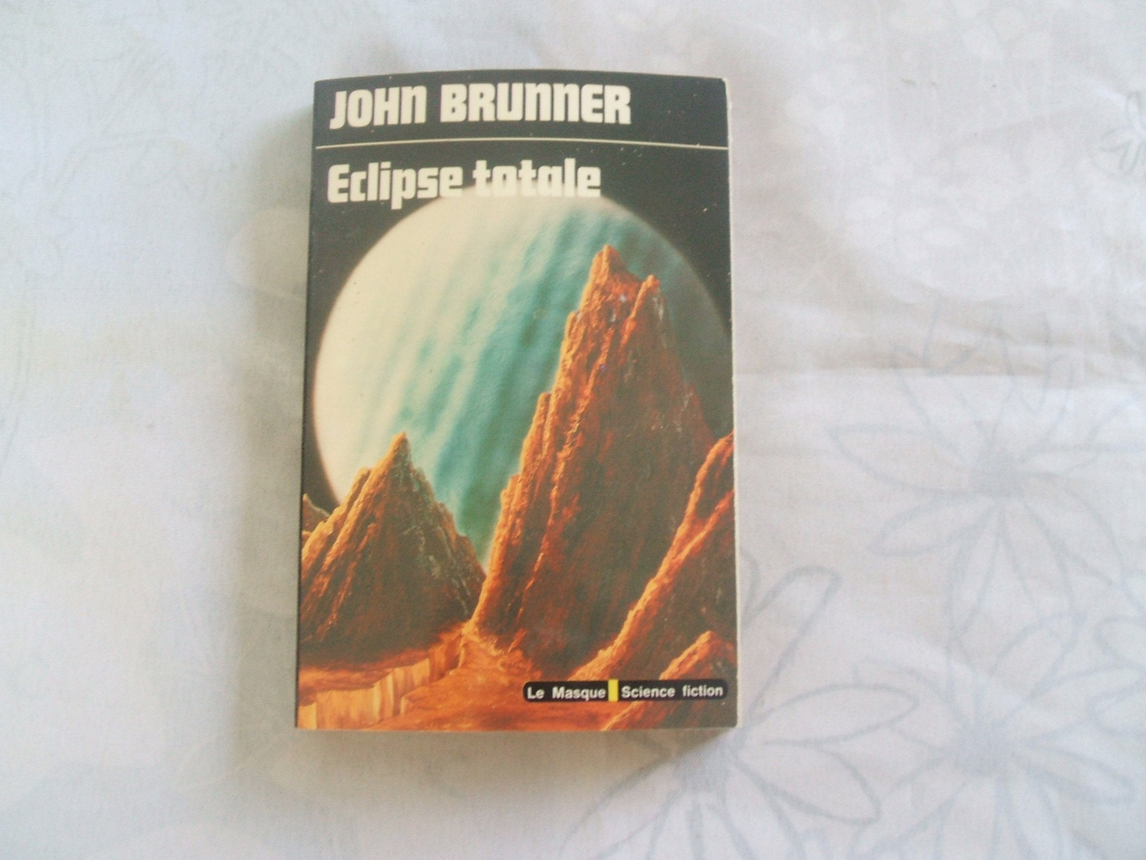 Eclipse totale Books