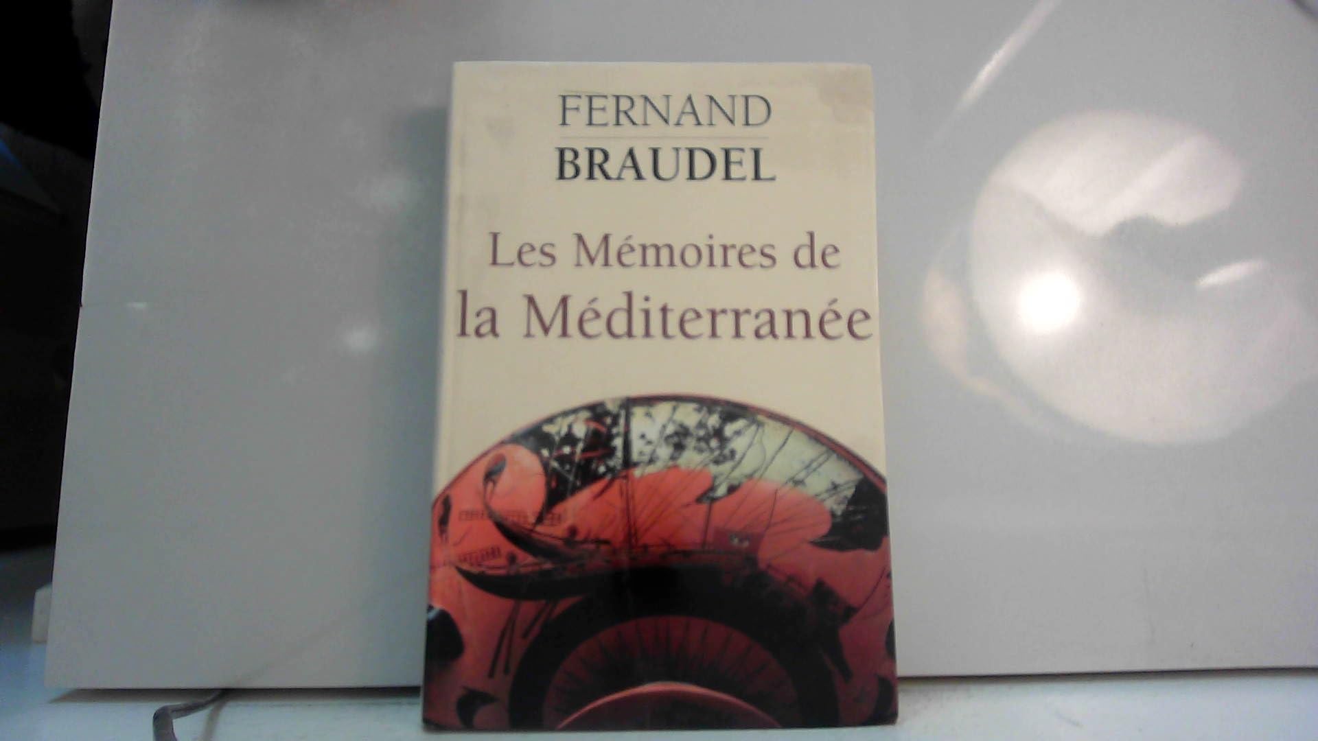 Les mémoires de la Méditerranée : Préhistoire et antiquité book