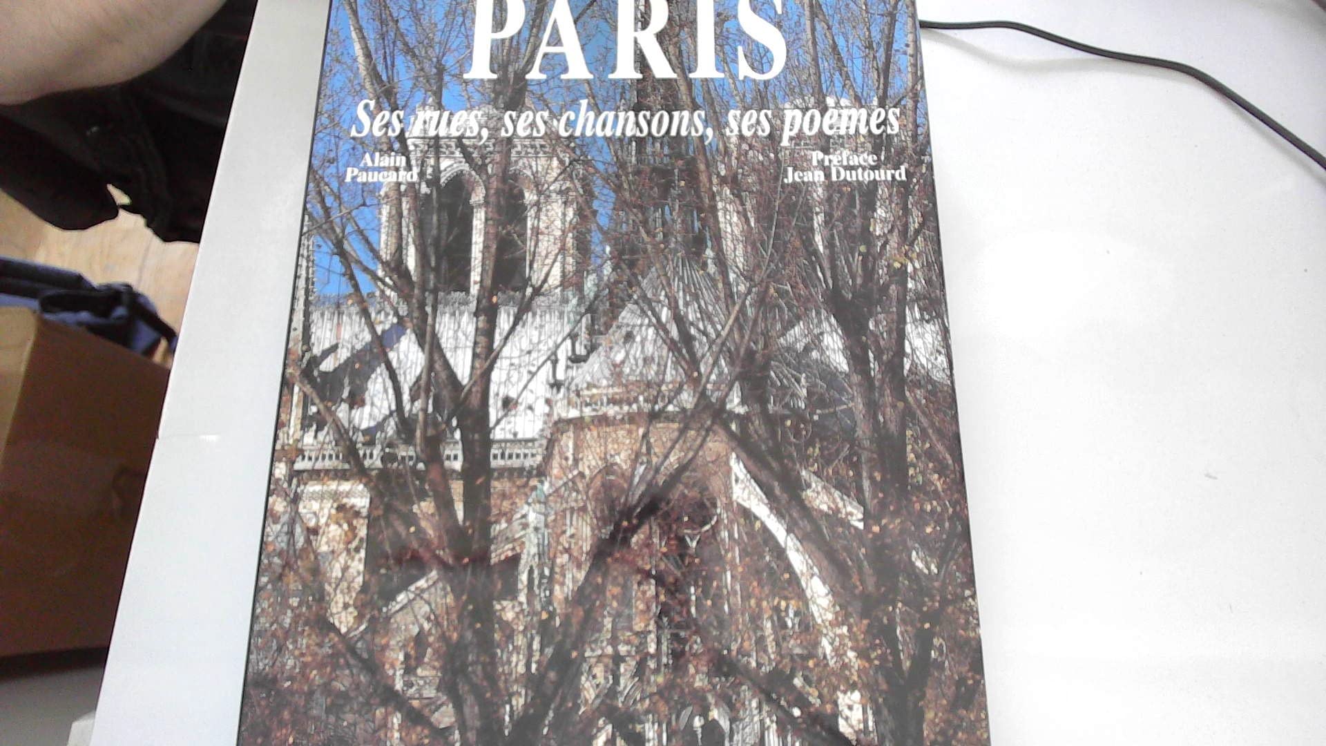 Paris : ses rues, ses chansons, ses poèmes book