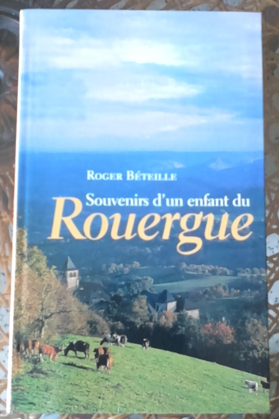 Souvenirs d'un enfant du Rouergue book