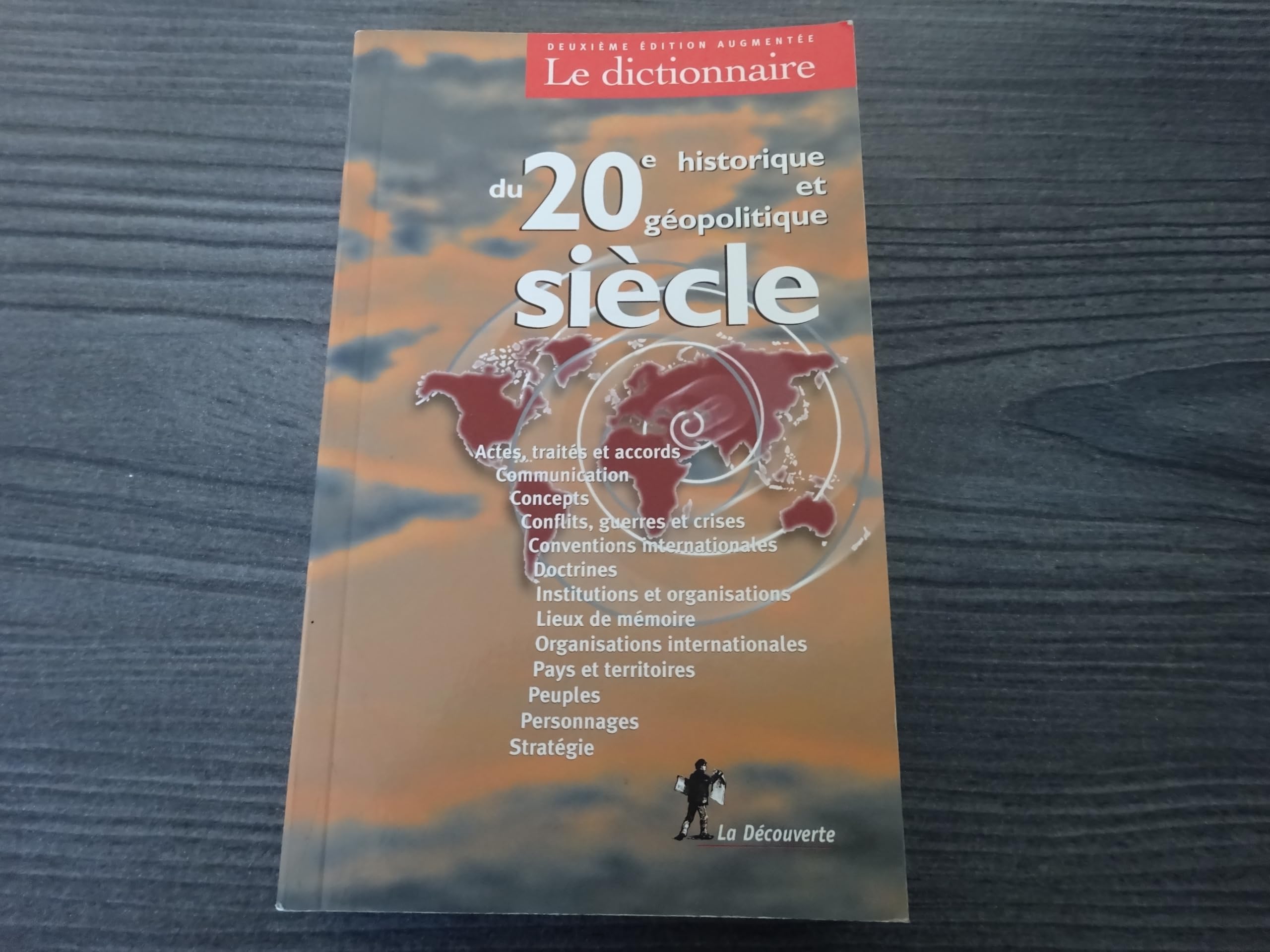 Le dictionnaire historique et géopolitique du 20e siècle Books