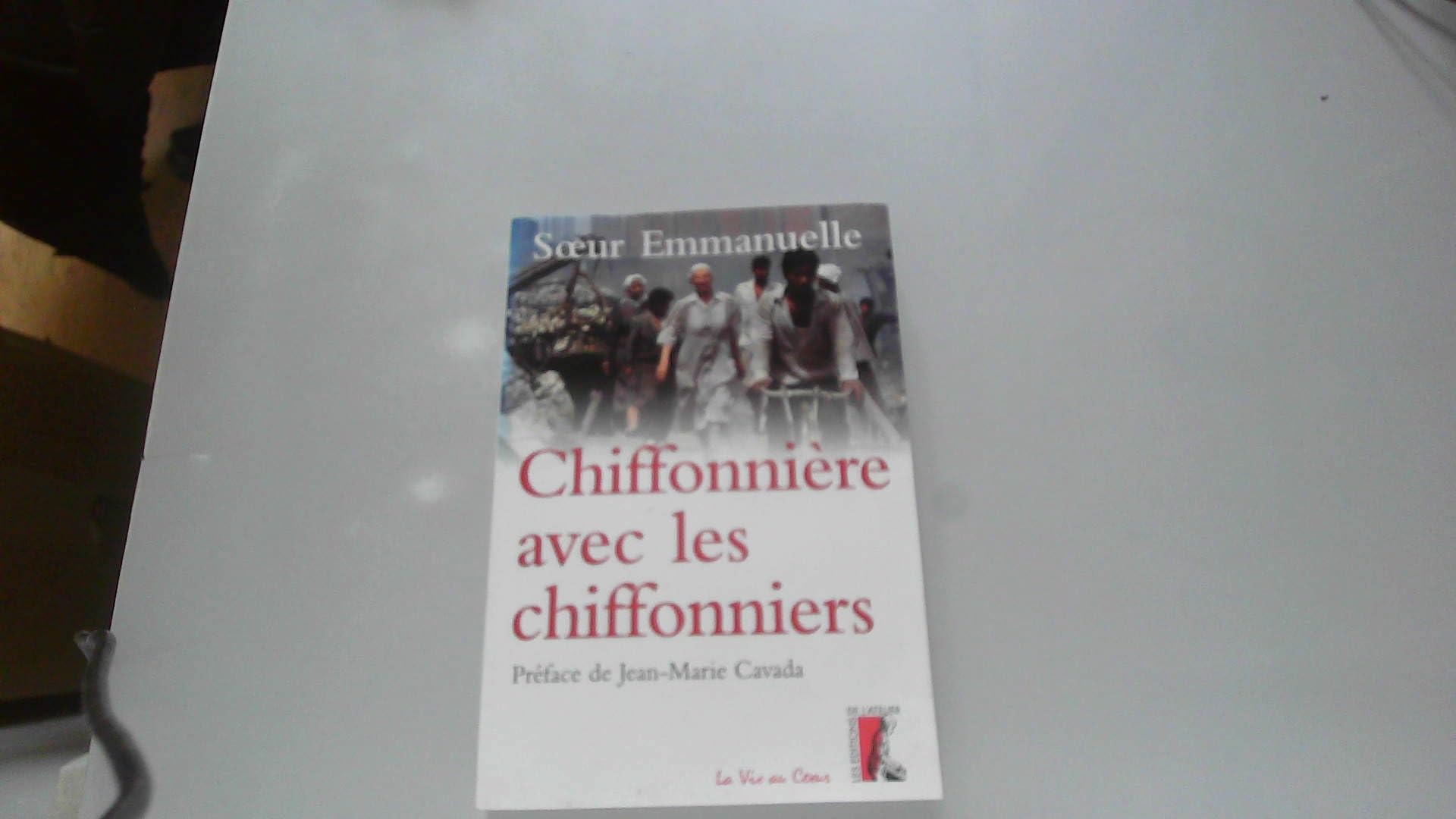 Chiffonnière avec les chiffonniers book