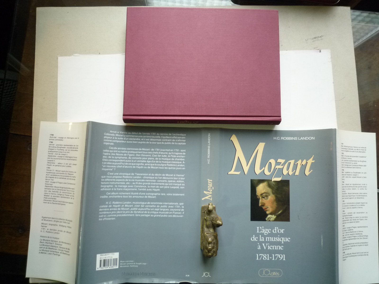 MOZART - L'âge d'or de la musique à Vienne 1781-1791. Traduit par Denis COLLINS. Arts & Music