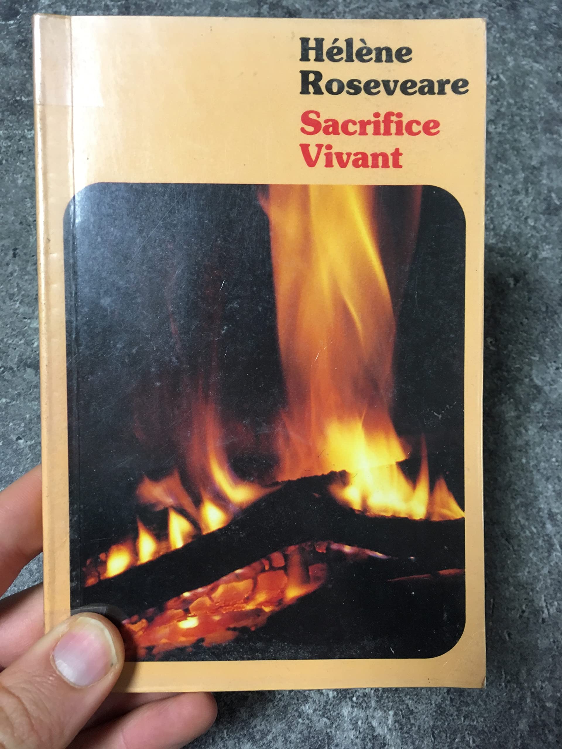 Offrez-vous vous-mêmes comme un sacrifice vivant, saint, agréable à Dieu book