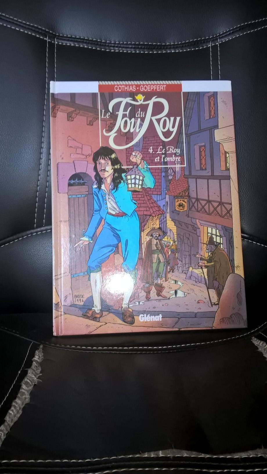 Le Fou du roy, tome 4 : Le Roy et l'ombre book