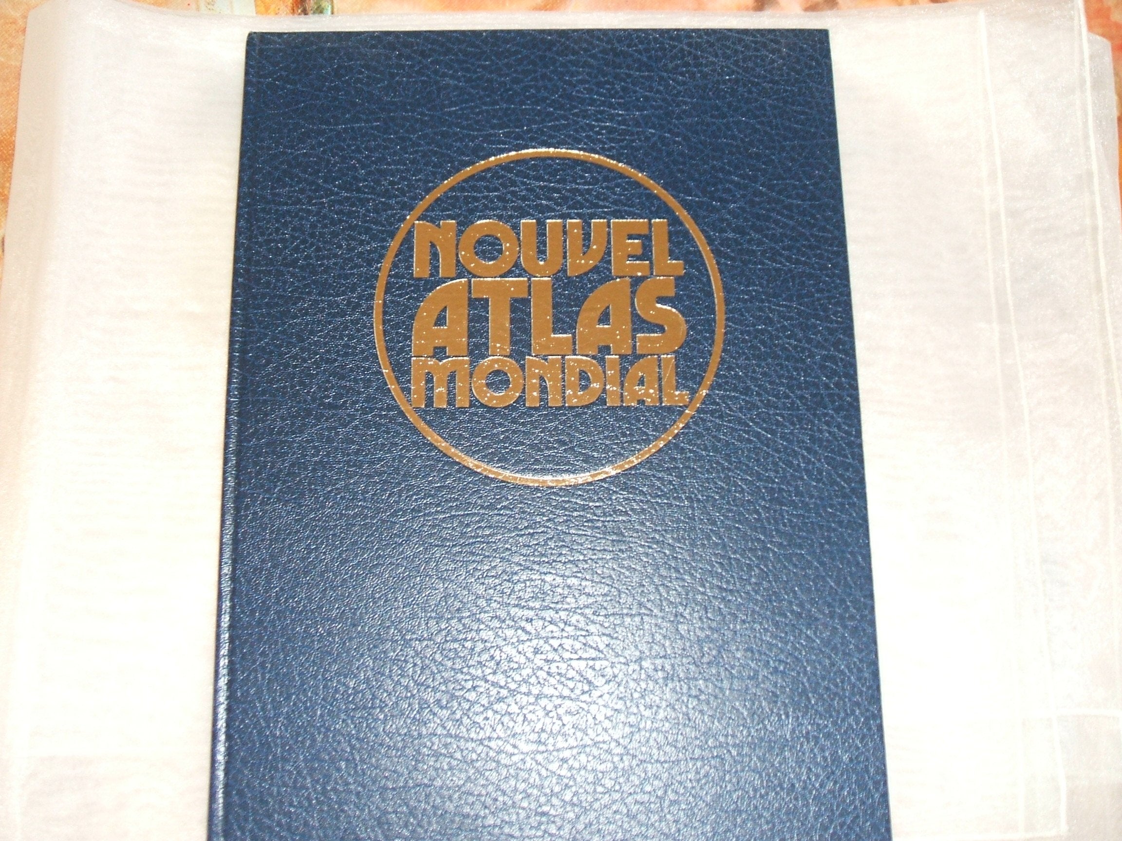 Nouvel Atlas Mondial book