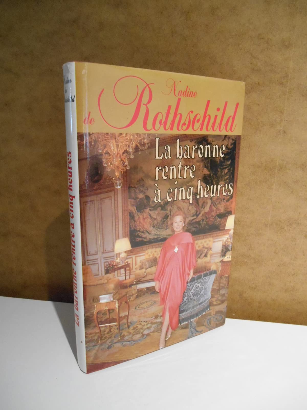 LA BARONNE RENTRE À CINQ HEURES Books