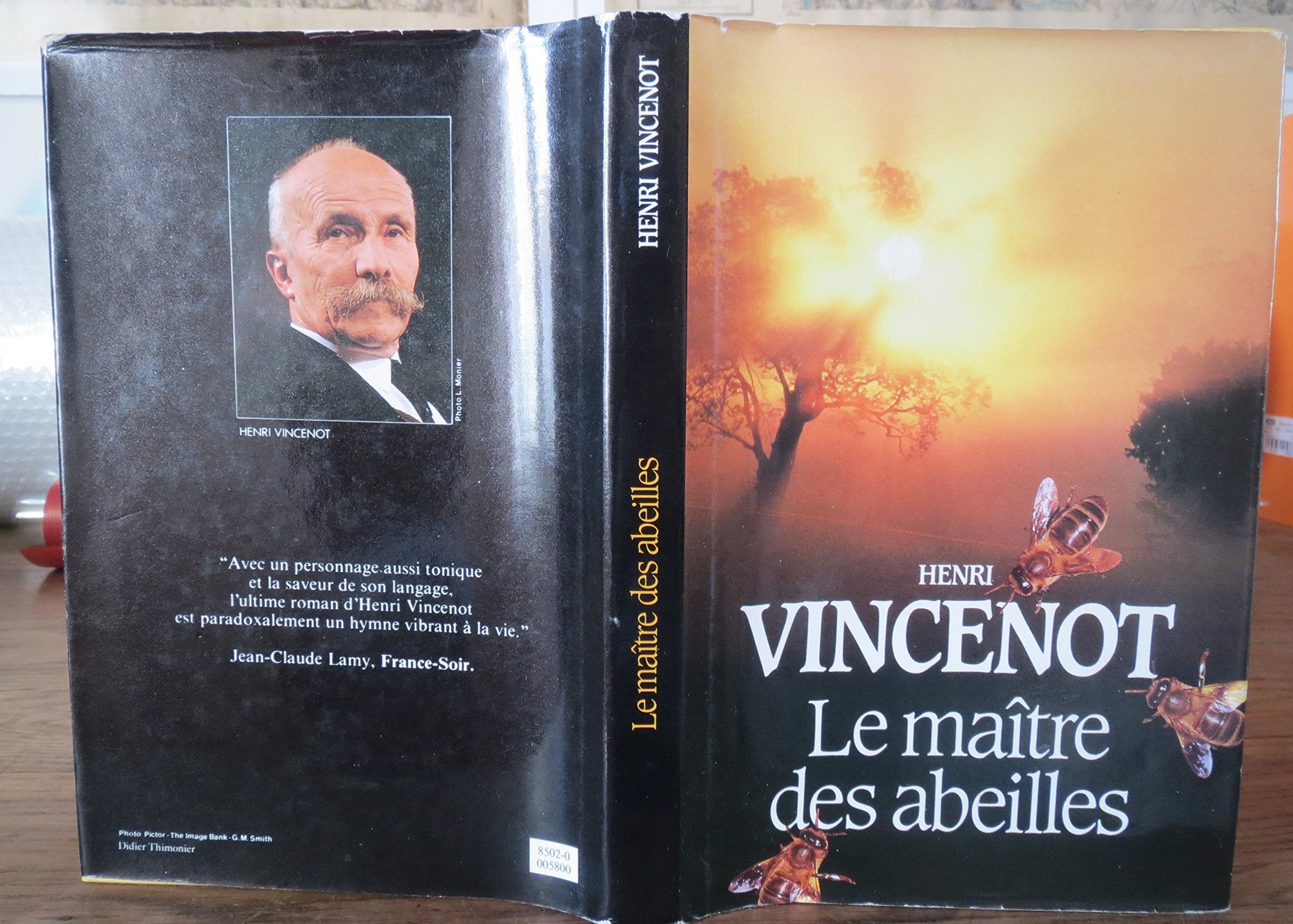 Le maître Des Abeilles book