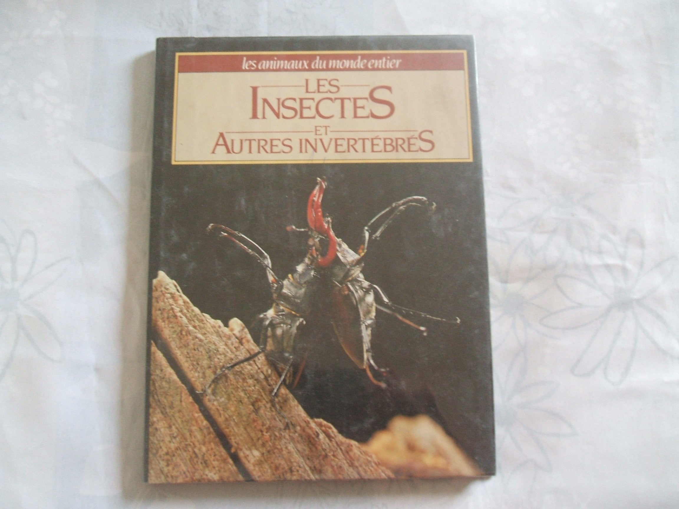 Les insectes et autres invertébrés Books