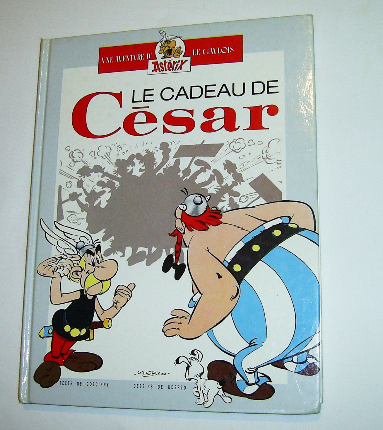 une aventure d'asterix le gaulois, album doubles, le cadeau de cesar ,la grande traversee. Books