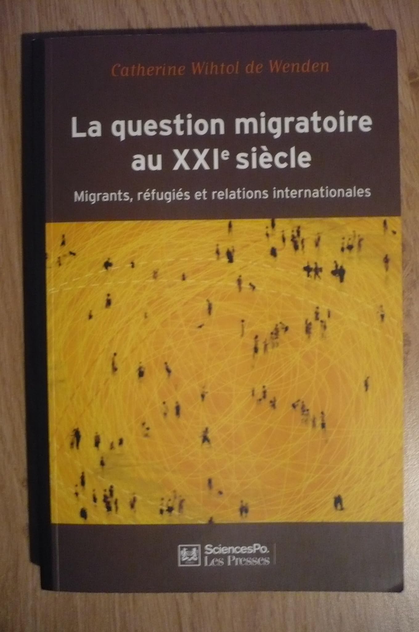 La question migratoire au XXIe siècle: Migrants, réfugiés et relations internationales book