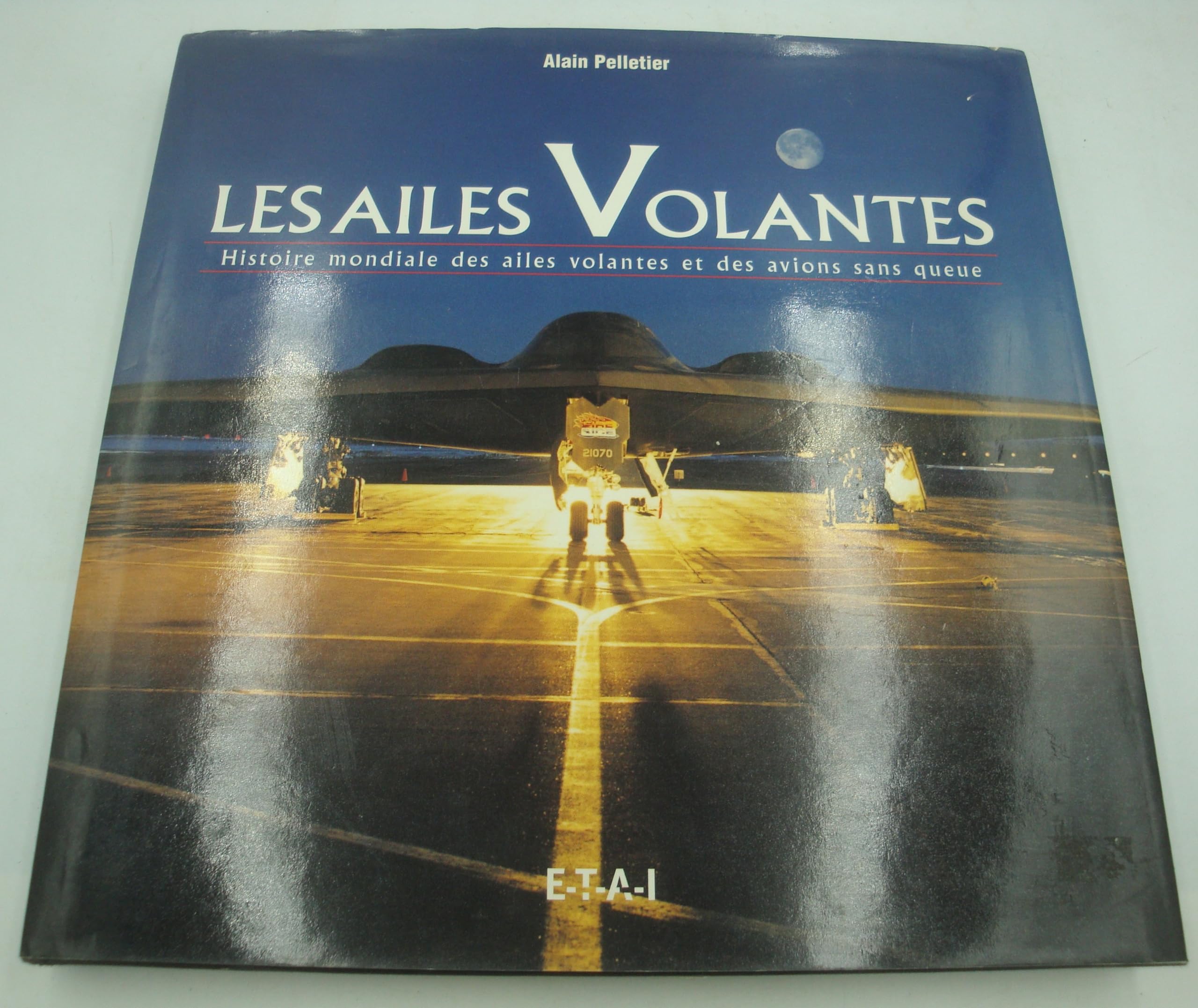 Mystérieuses ailes volantes book