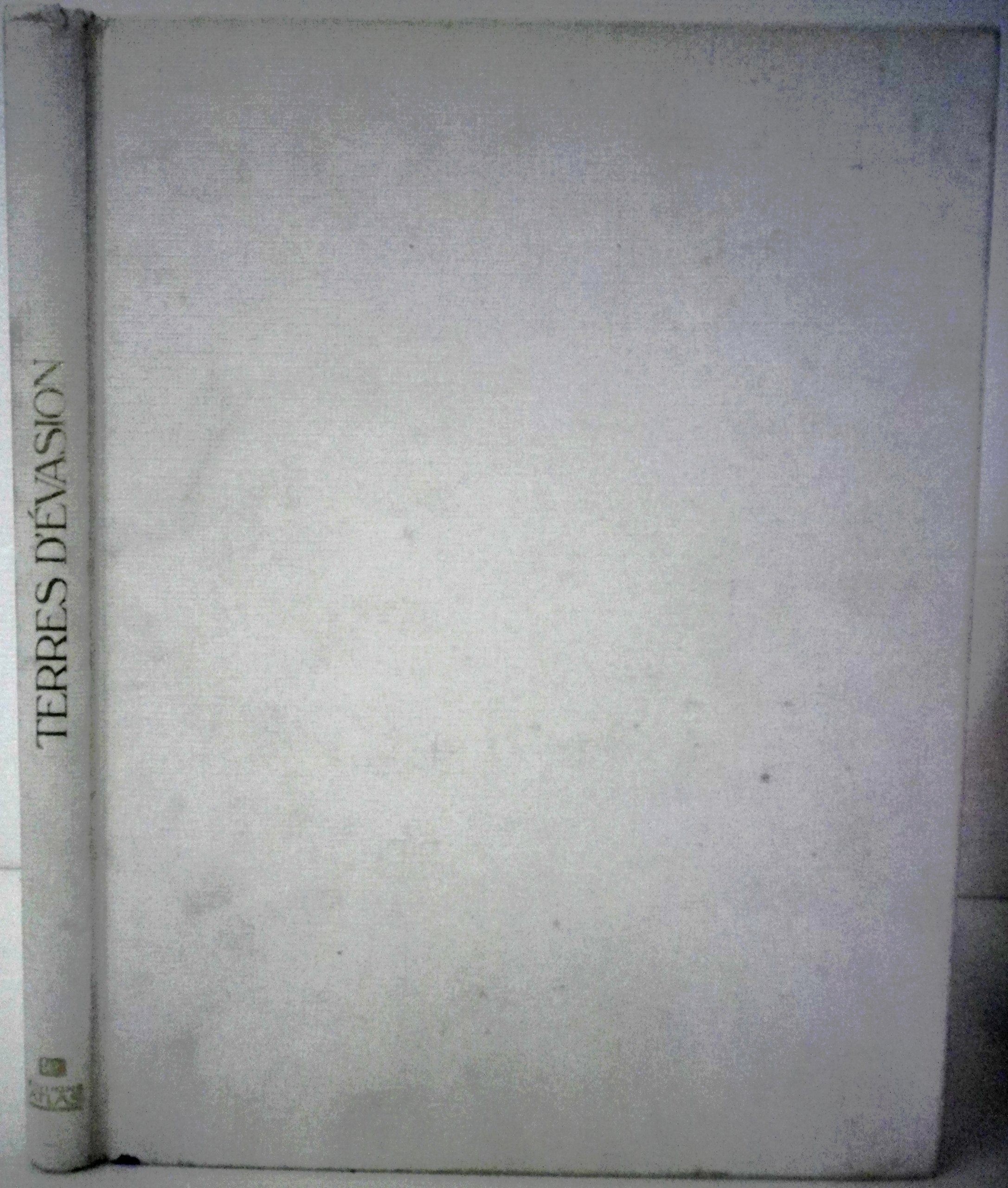 Terres D'Evasion. Voyage Et Photo, 10 Grandes Annees, Edition 1990 book