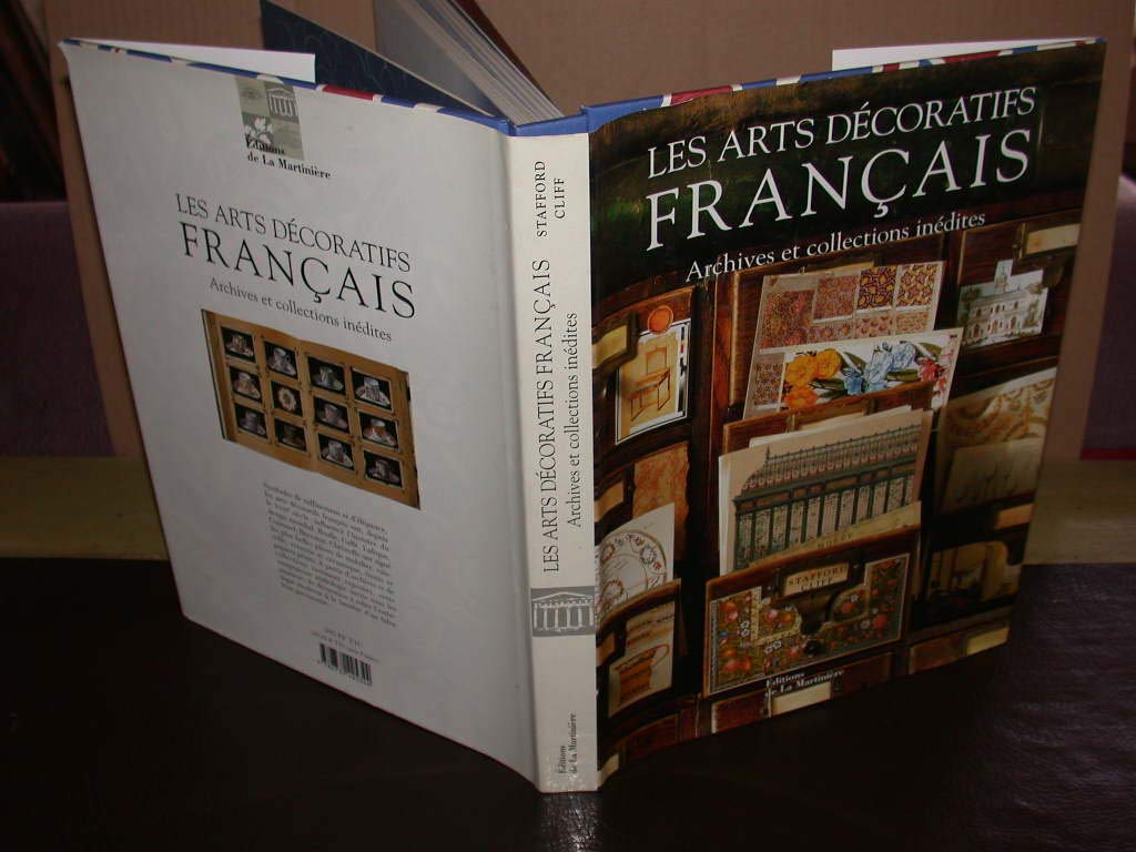 Les Arts décoratifs français. Archives et collections inédites book