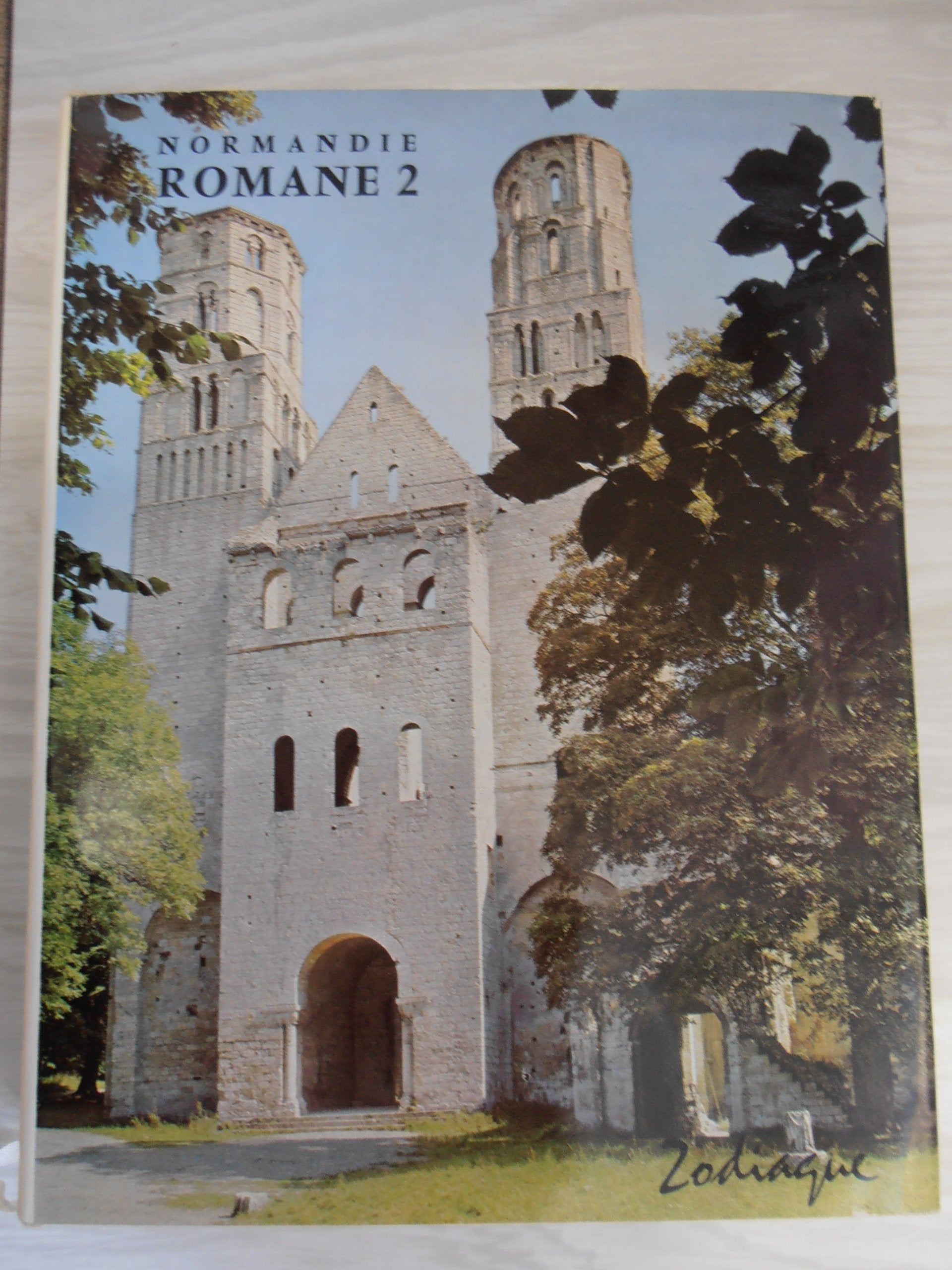 Normandie romane. Vol. 2. La Haute-Normandie book