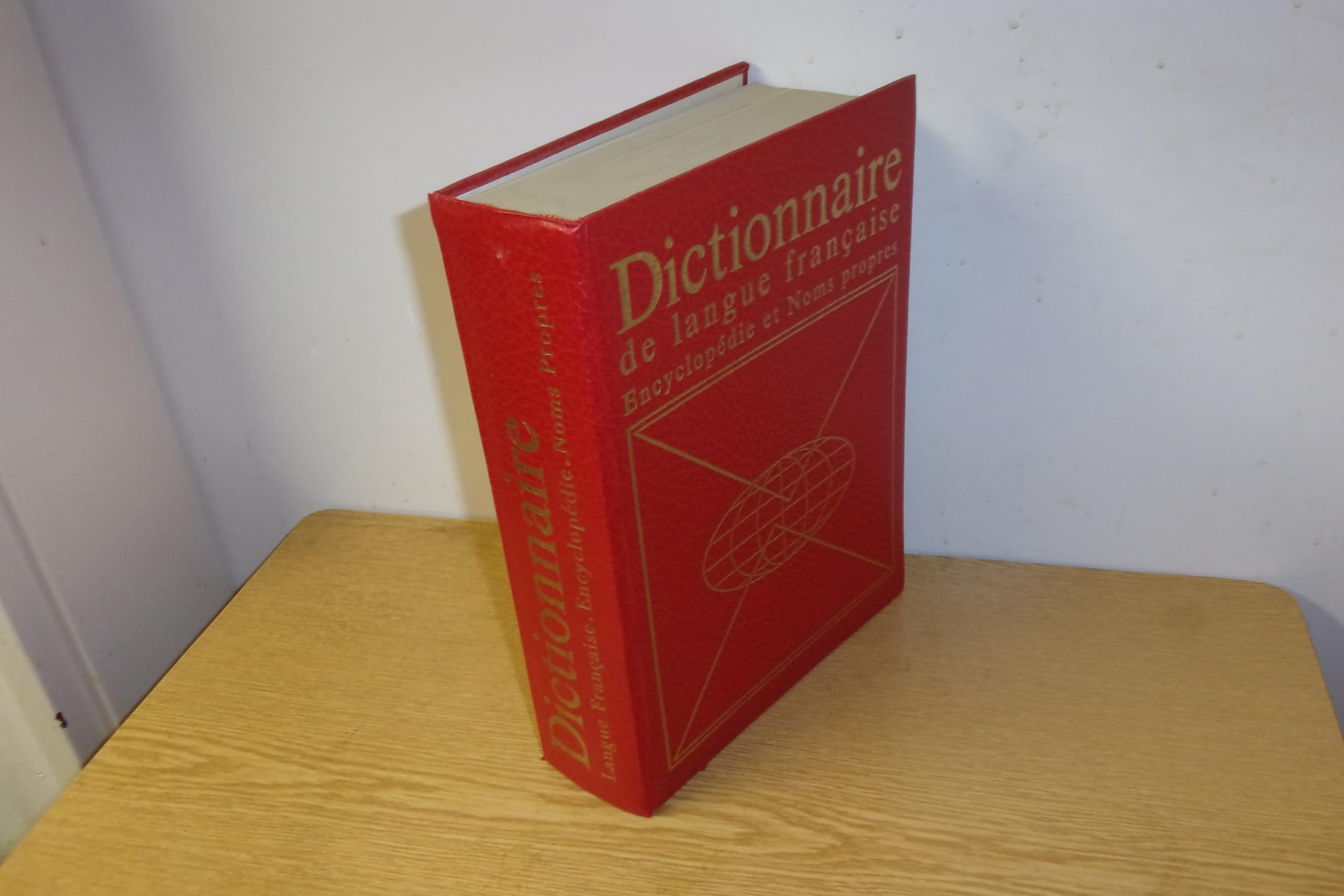 Dictionnaire : langue, encyclopédie, noms propres book