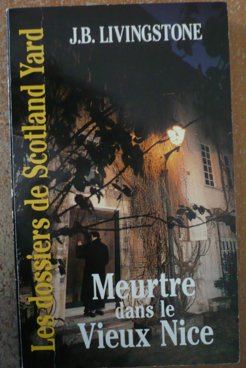 Meurtre dans le vieux Nice Books
