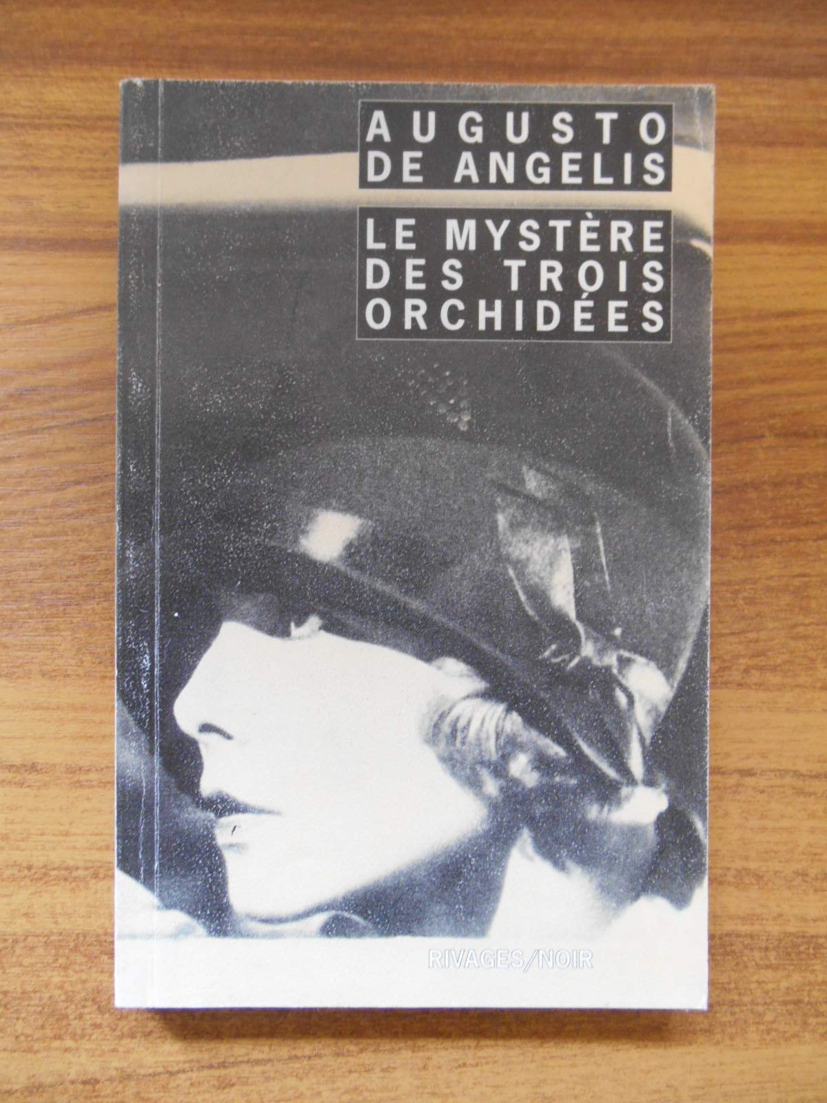 Le mystère des trois orchidées Contemporary literature