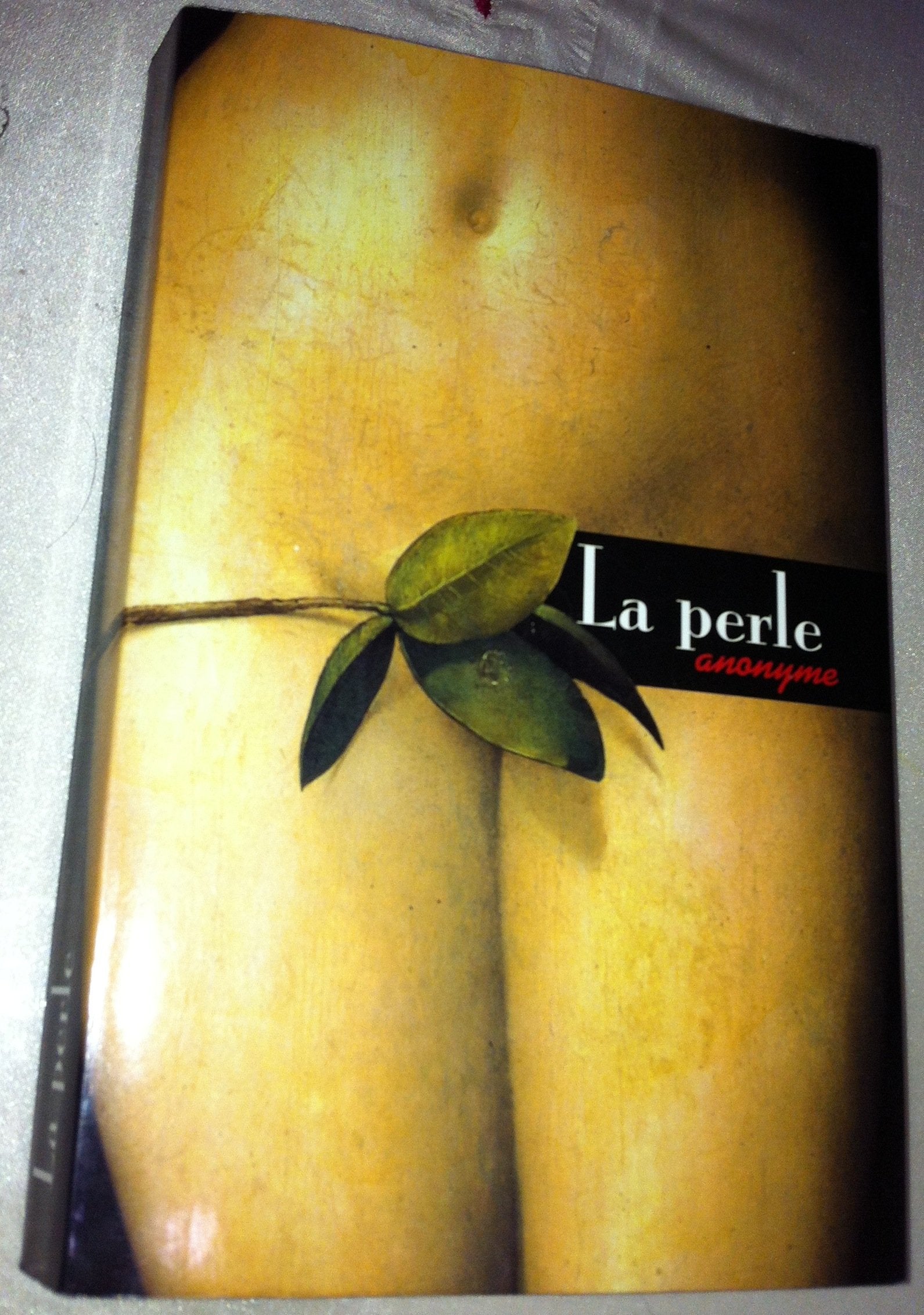 La Perle. Trois recits erotiques. book